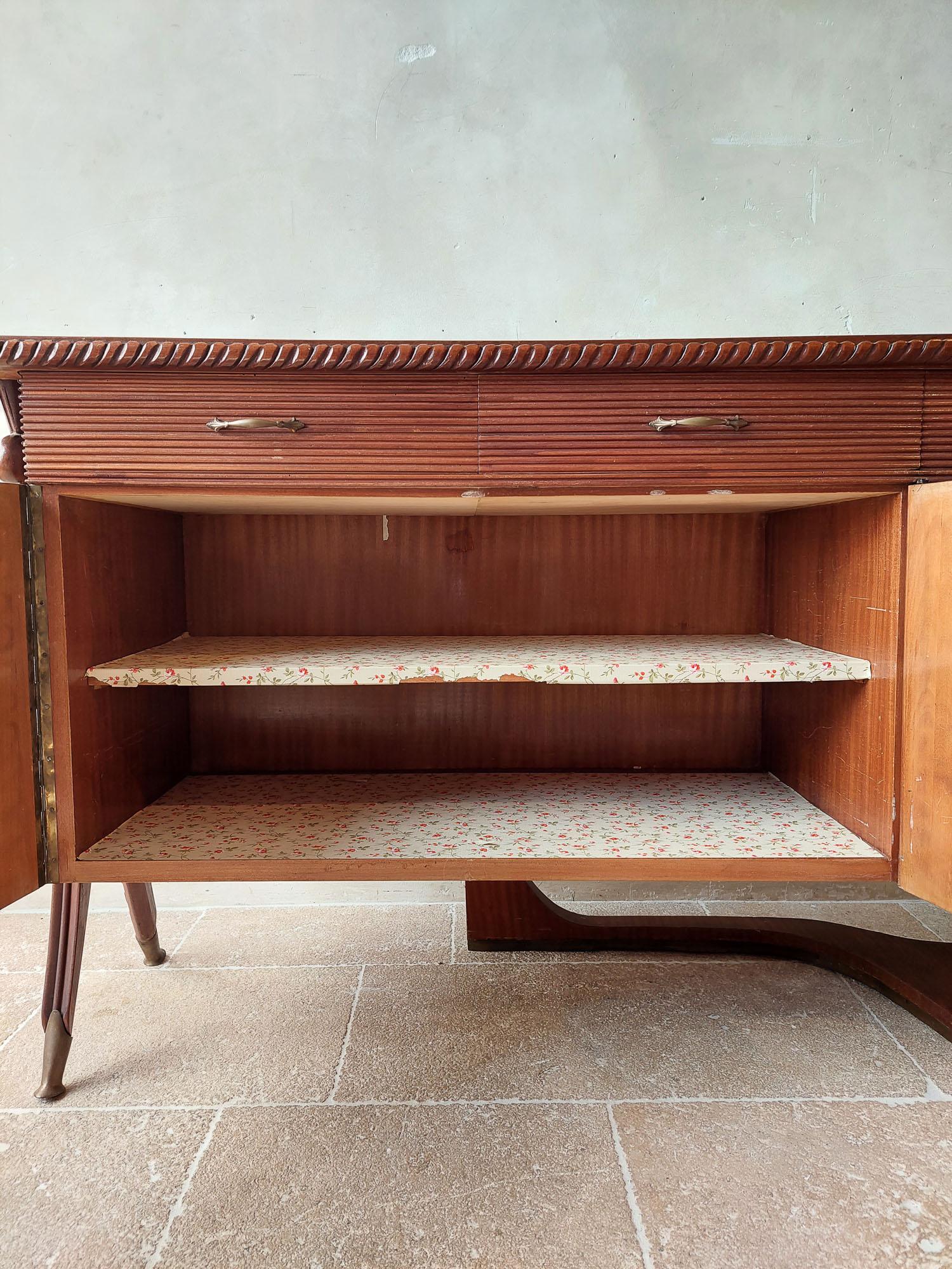 Mid-century Italian sideboard attributed to Osvaldo Borsani from the 1940s For Sale 5