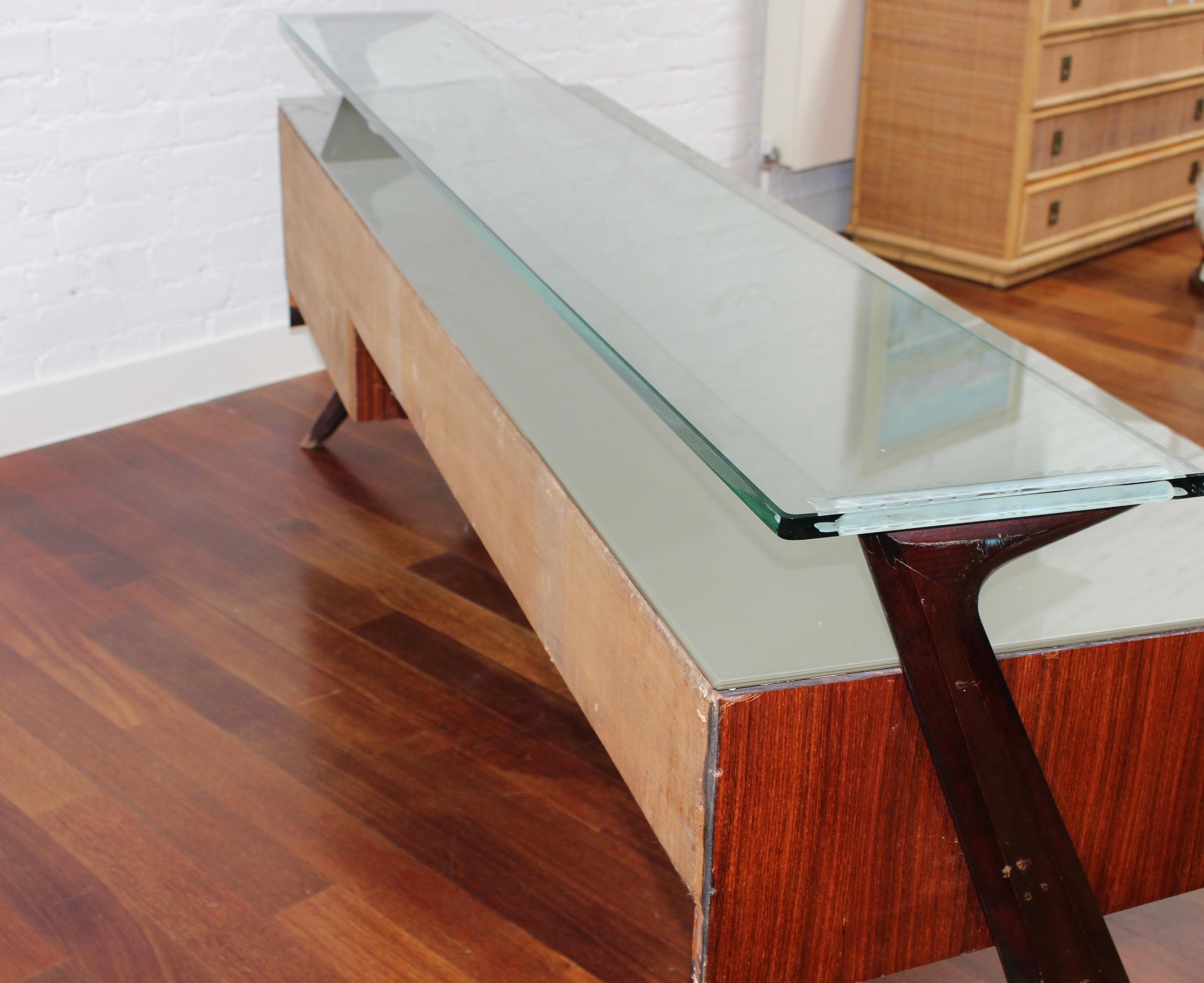 Mid-Century Italian Sideboard by Vittorio Dassi (circa 1950s) For Sale 2