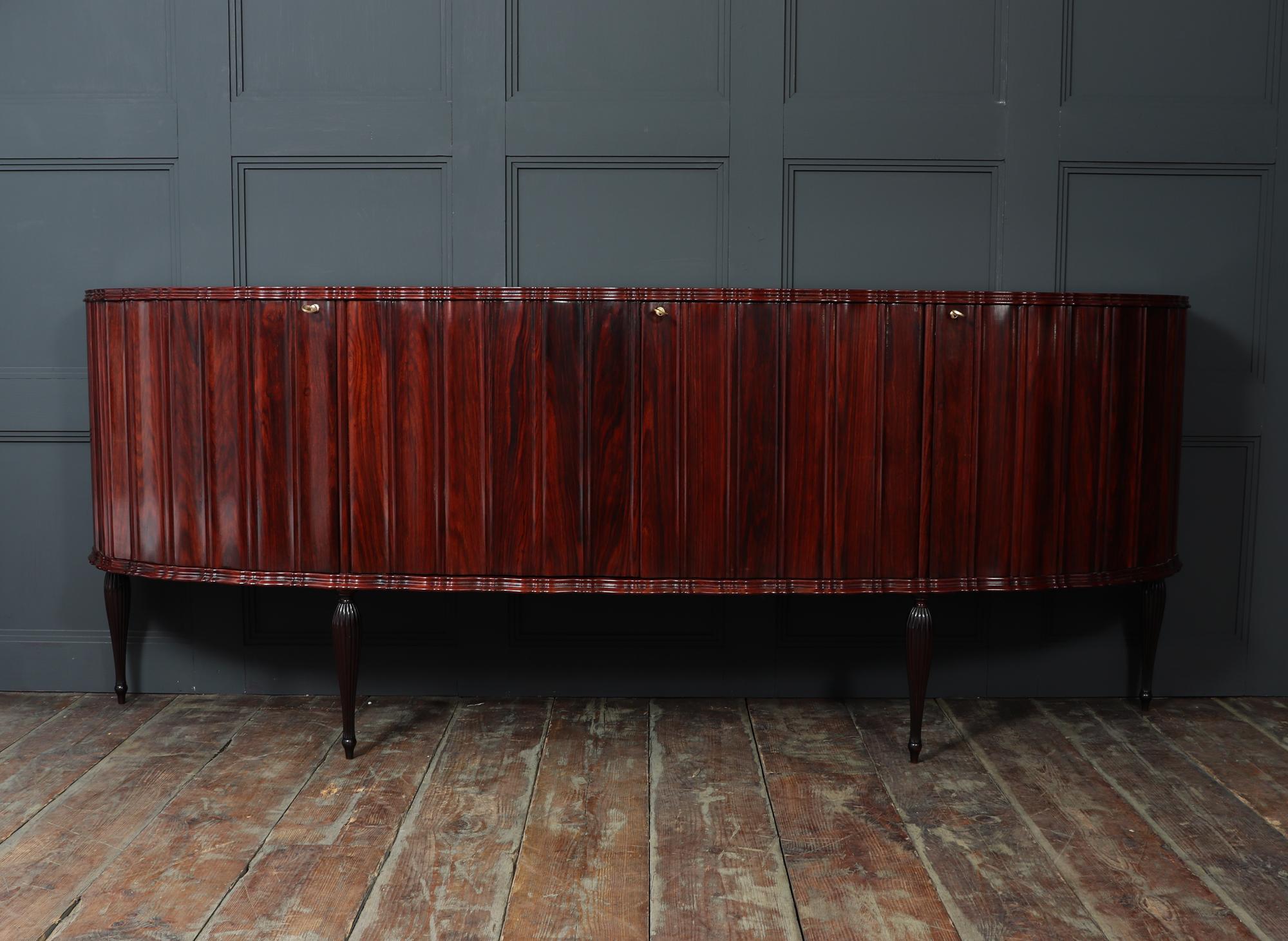 Italiano Credenza italiana di metà secolo in vendita