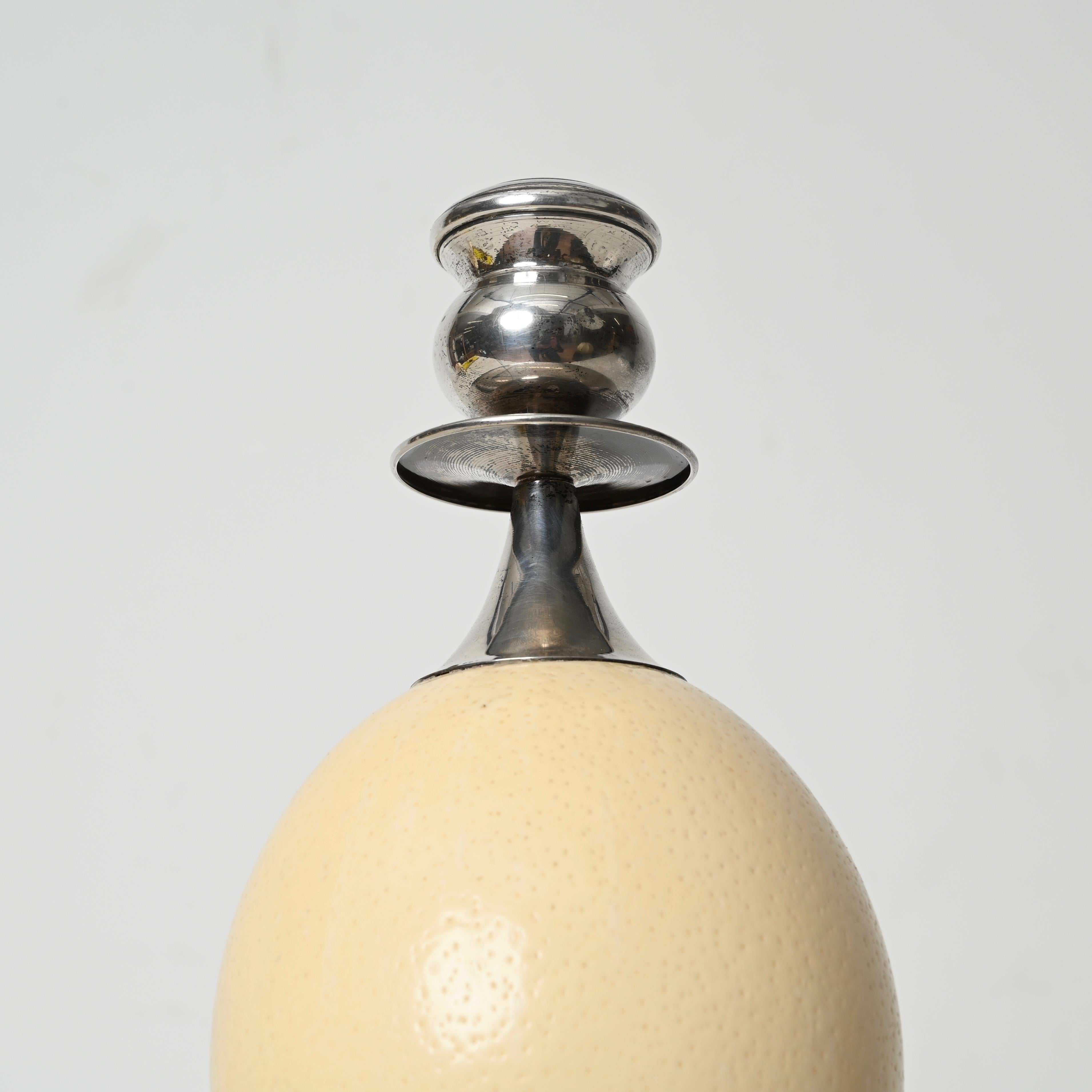 Fine XX secolo Candeliere d'argento italiano di metà secolo con uovo di struzzo, stile Crespi, anni '70 in vendita