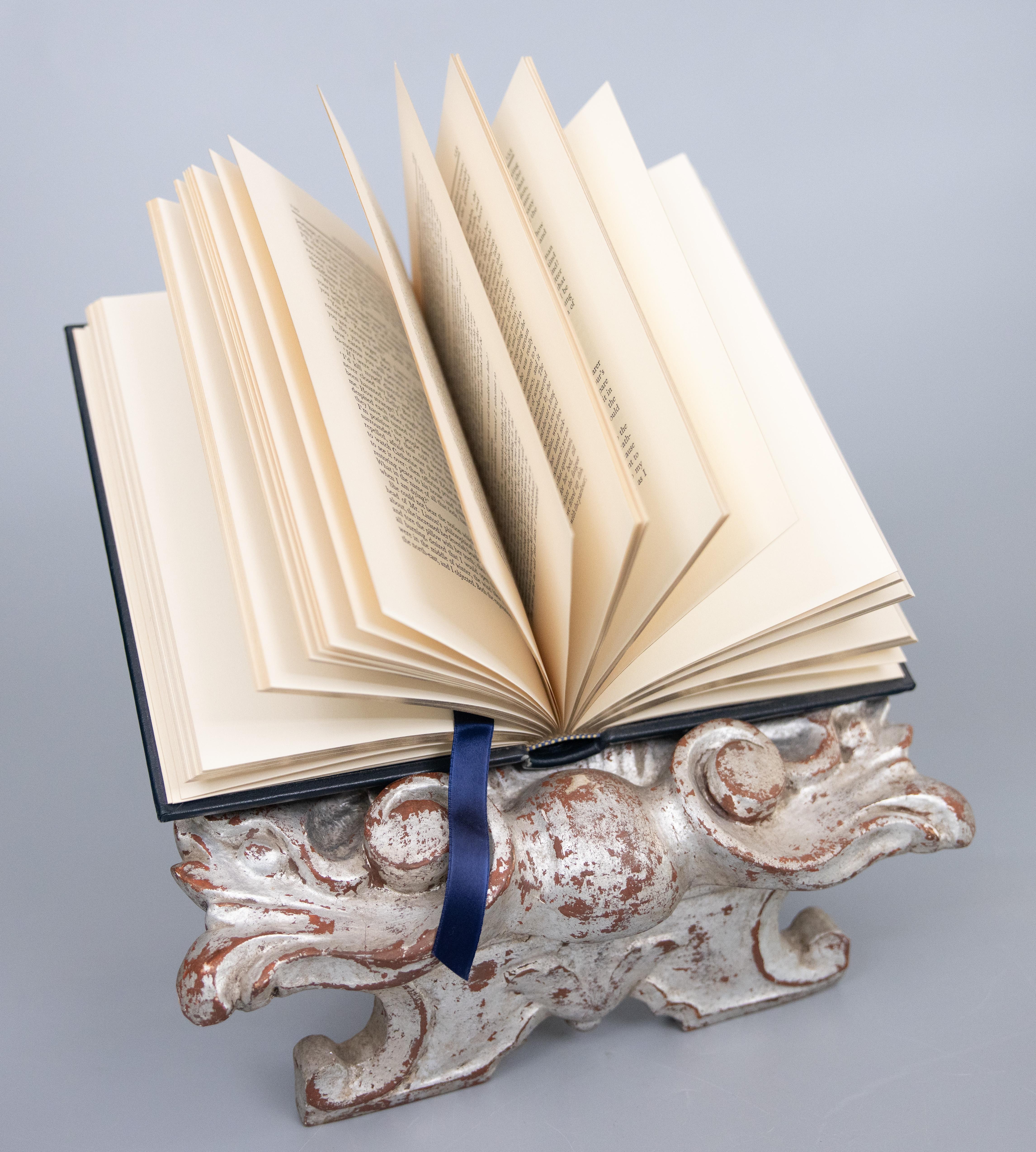 italien Chevalet de lecture du milieu du siècle, en argent, avec coquille en bois de Giltwood en vente