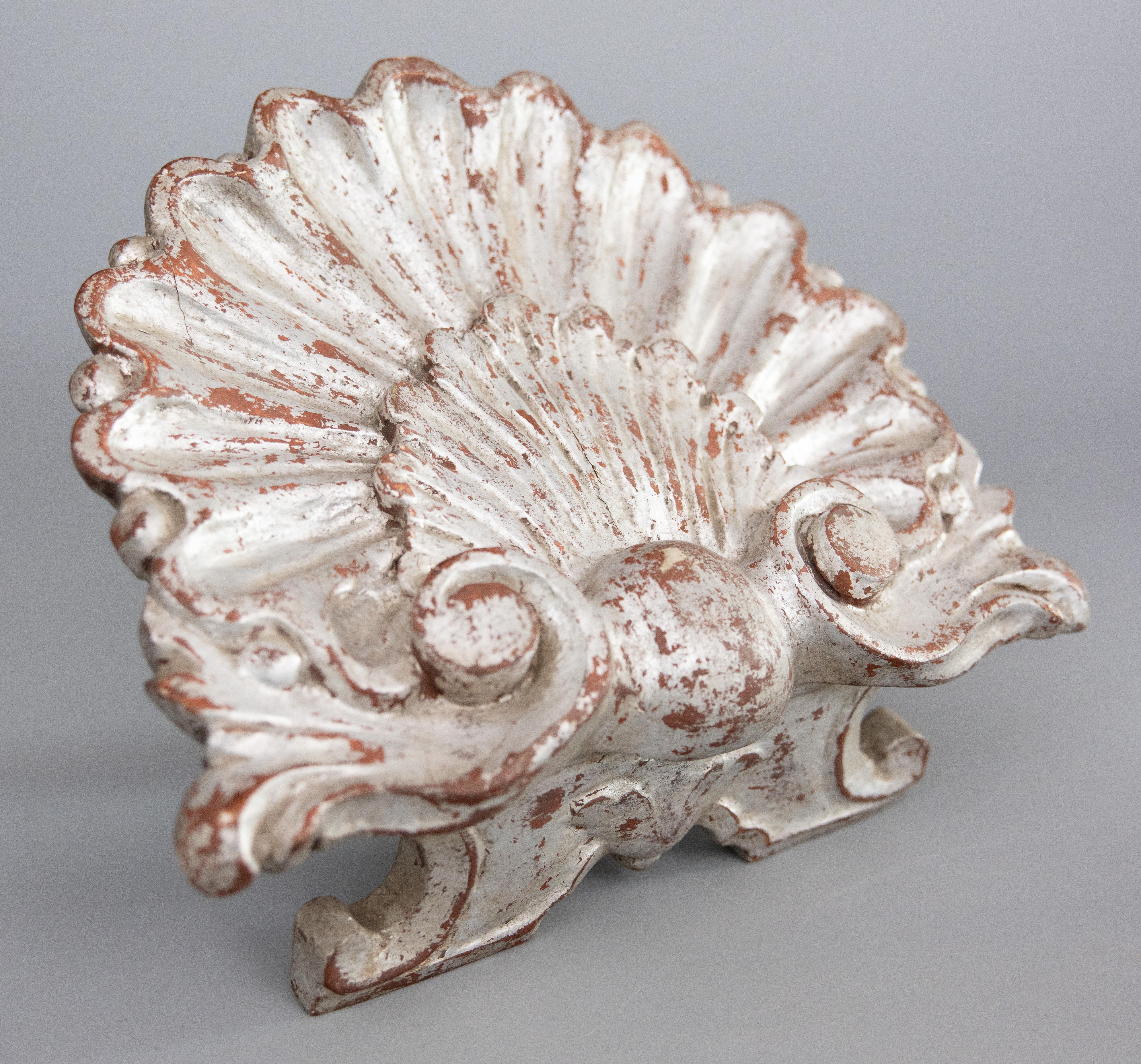 Chevalet de lecture du milieu du siècle, en argent, avec coquille en bois de Giltwood en vente 1