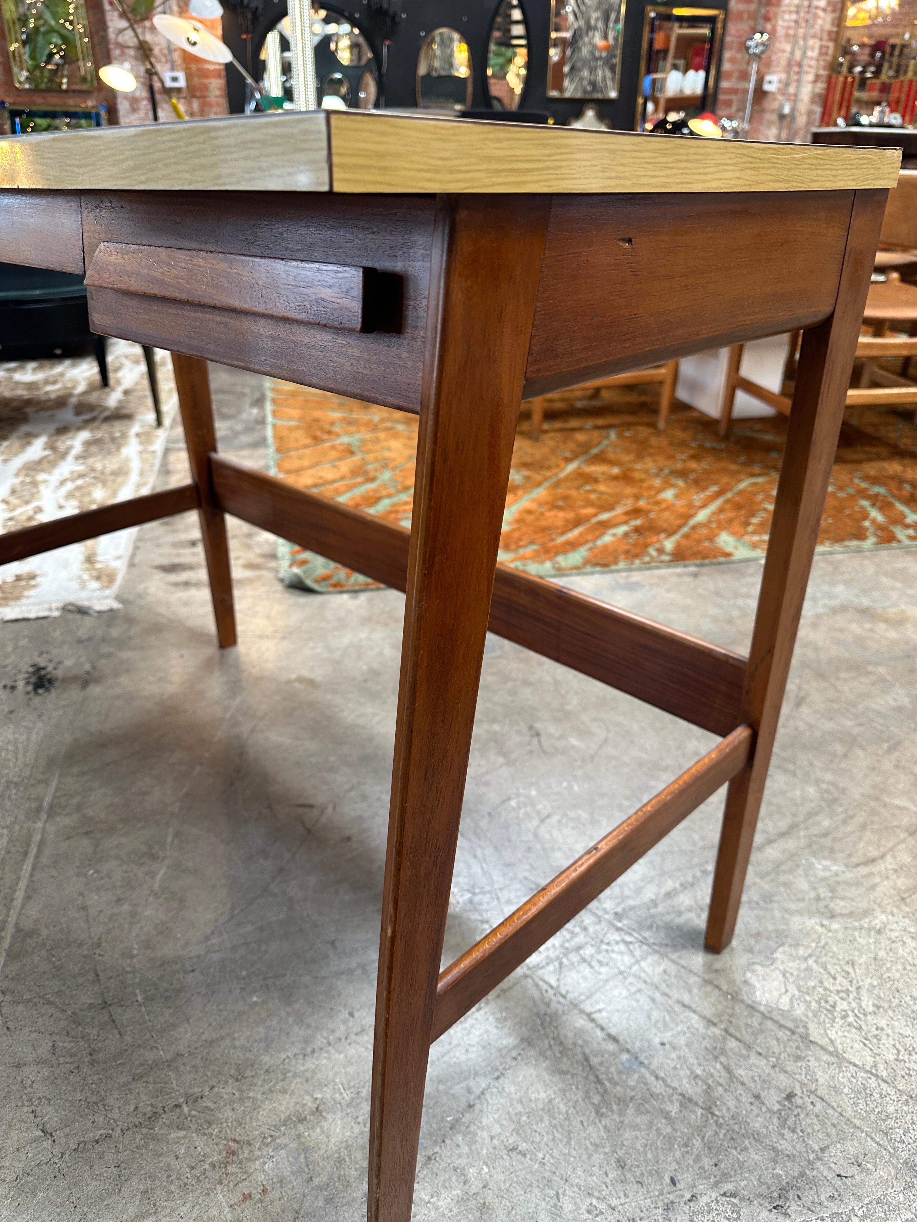 Mid-20th Century Midcentury Italian Small Desk 1960s Gio Ponti Style For Sale