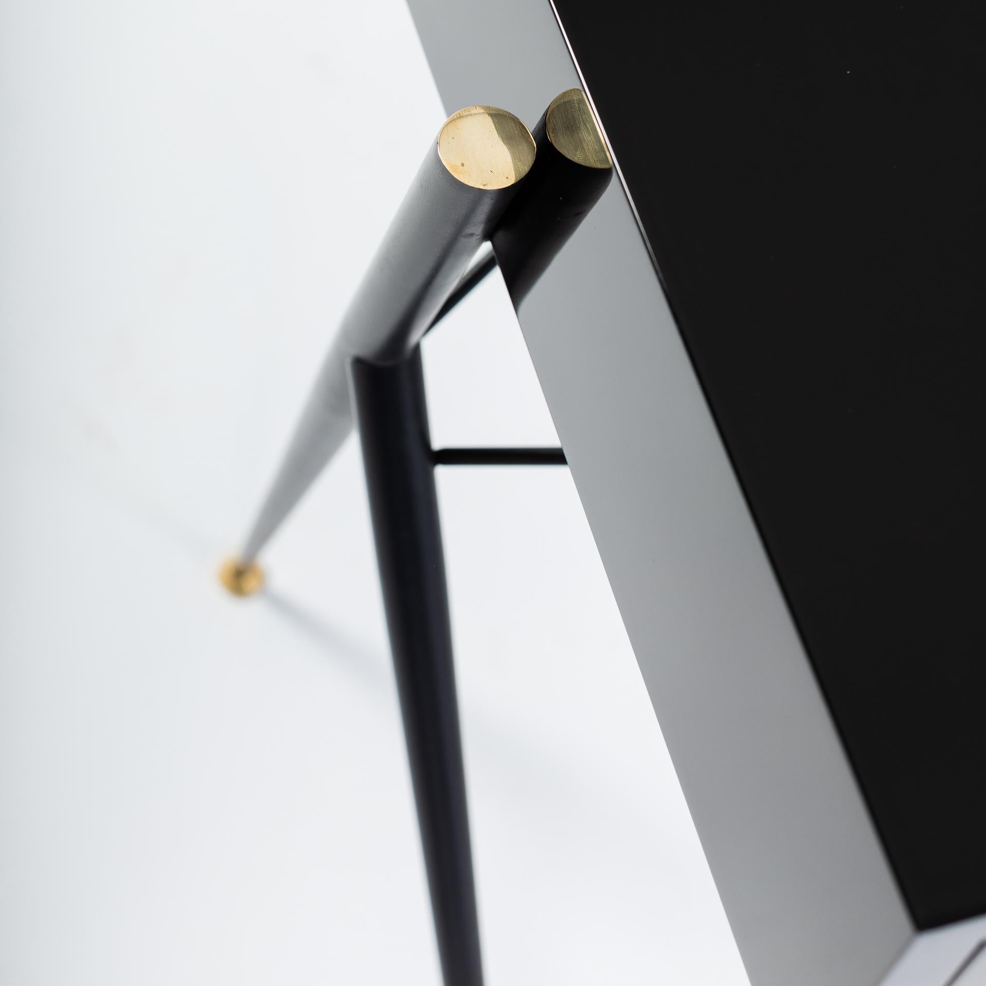 Midcentury Italian Small Writing Desk Black Lacquer, Brass by Silvio Cavatorta In Good Condition In Salzburg, AT
