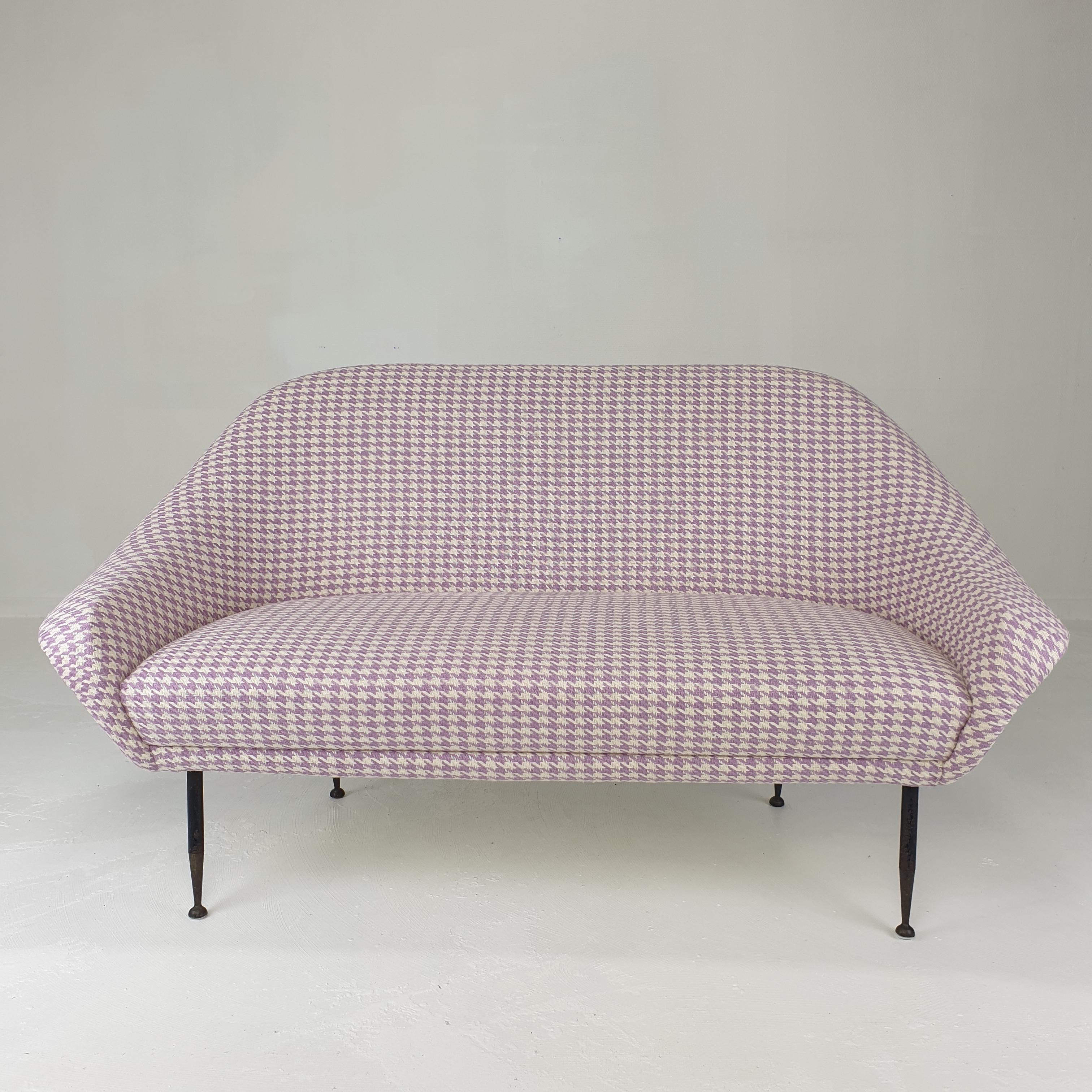 Mid Century Italian Sofa, 1950's In Excellent Condition In Oud Beijerland, NL