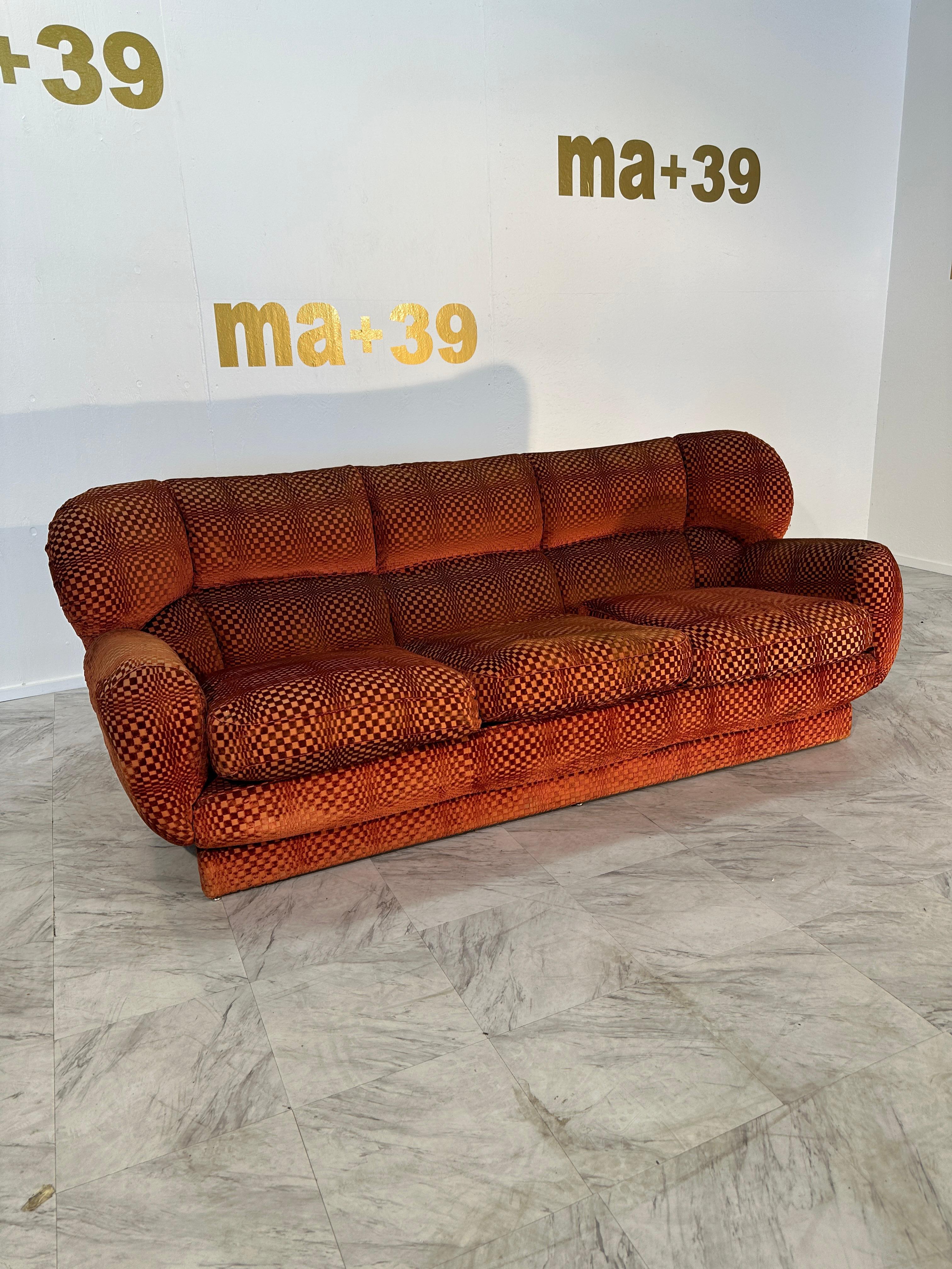 Italienisches Sofa aus der Mitte des Jahrhunderts 1960er Jahre (Moderne der Mitte des Jahrhunderts) im Angebot