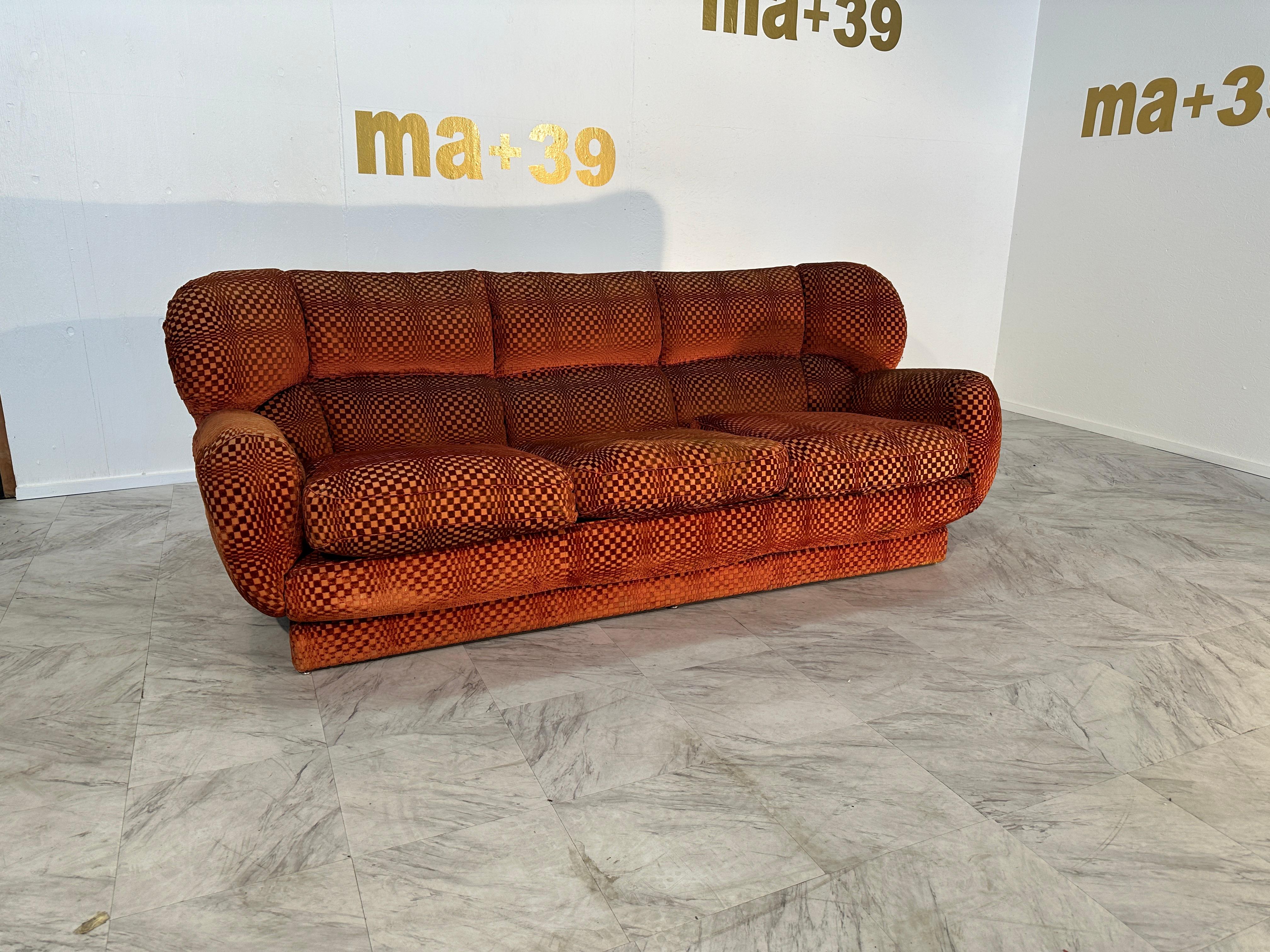 Italienisches Sofa aus der Mitte des Jahrhunderts 1960er Jahre im Angebot 1