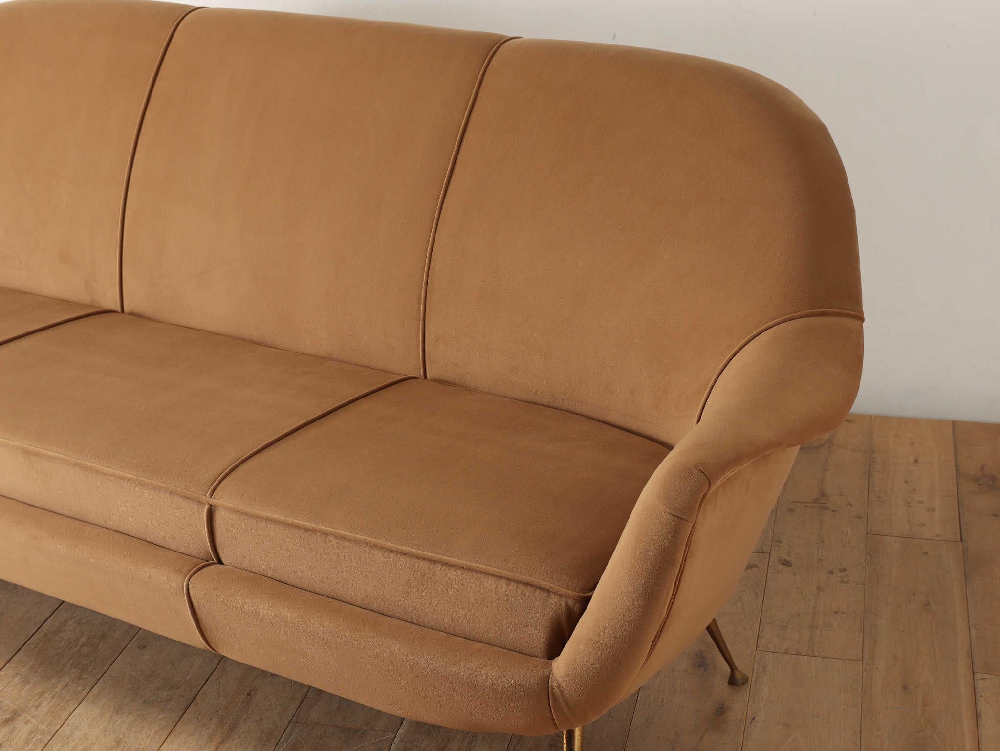 Mid-Century Italian Sofa by ISA Bergamo 5