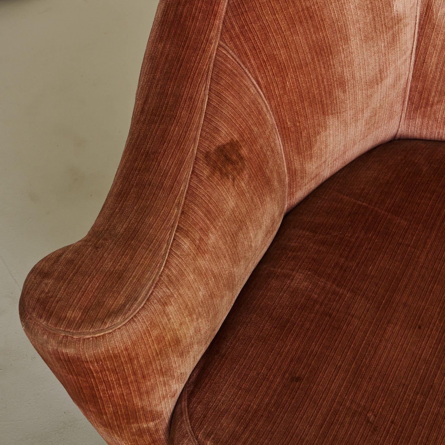 Mid-Century Italian Sofa in Original Pink Velvet Upholstery 2