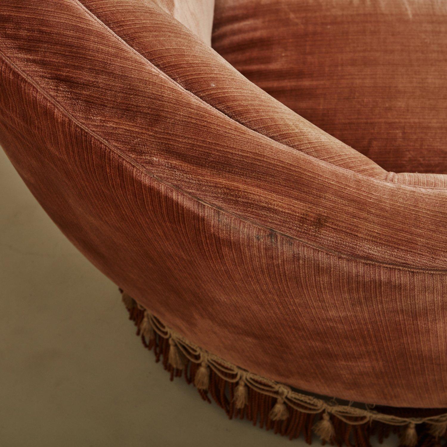 Mid-Century Italian Sofa in Original Pink Velvet Upholstery 3
