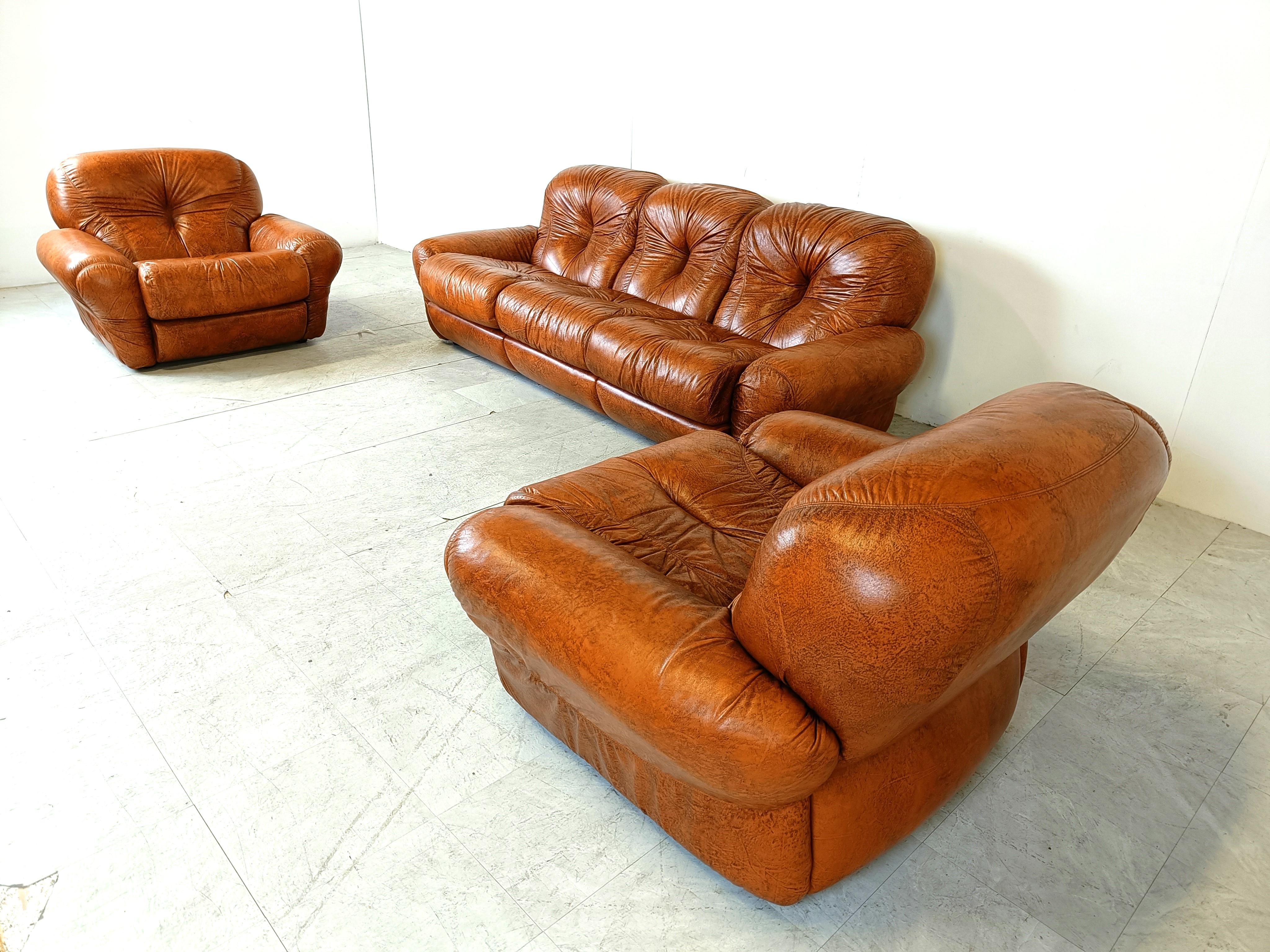 Italian Mid century italian sofa set, 1970s For Sale