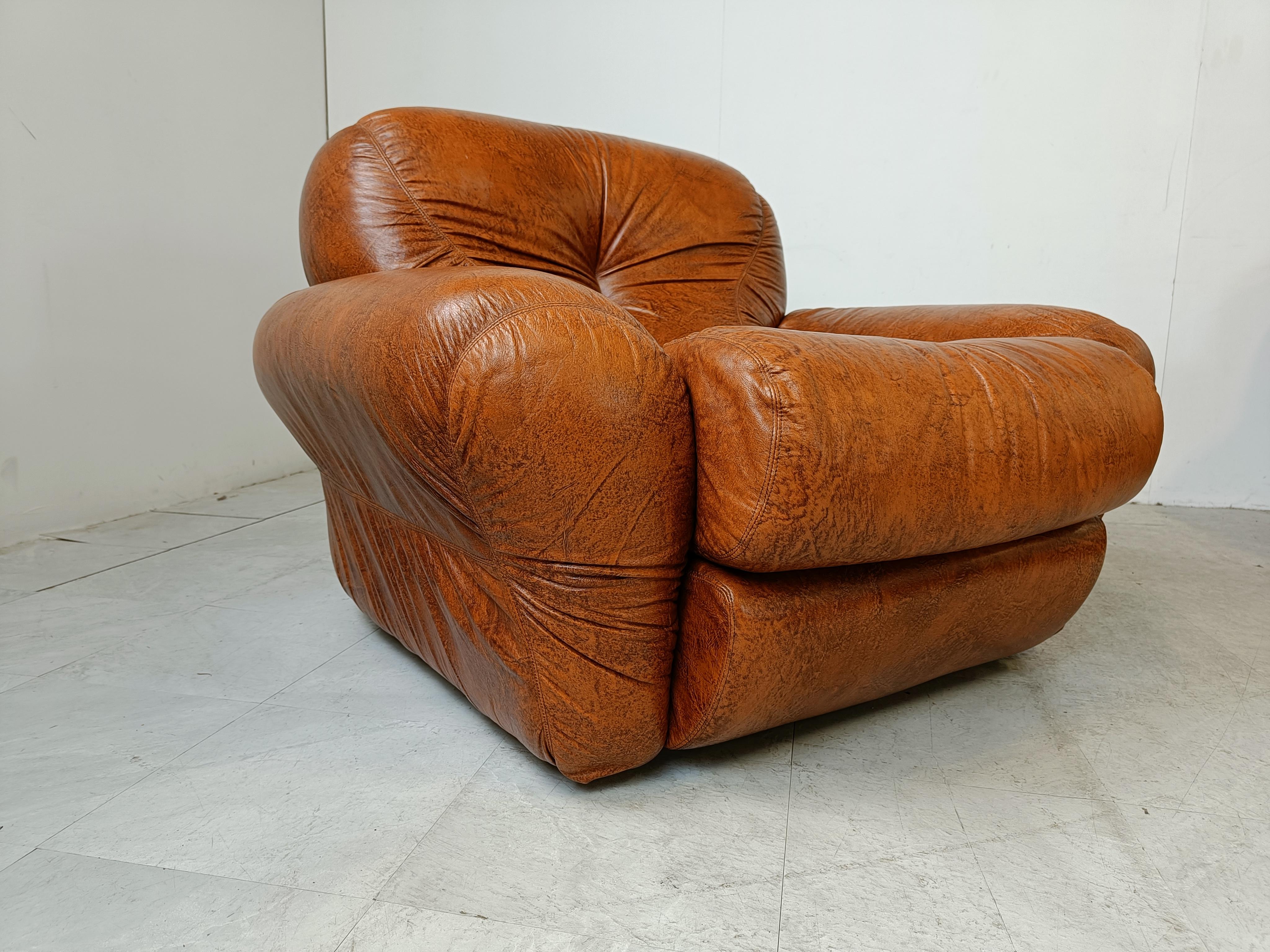 Mid century italian sofa set, 1970s For Sale 1