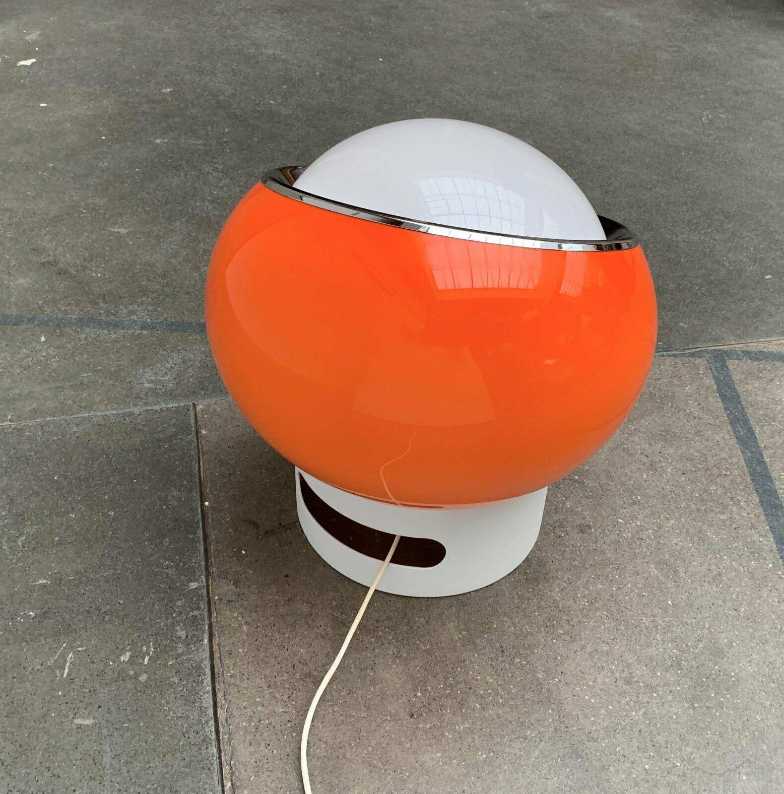 Milieu du XXe siècle Lampadaire Clan de l'ère spatiale italienne du milieu du siècle dernier par Studio 6G pour Guzzini en vente