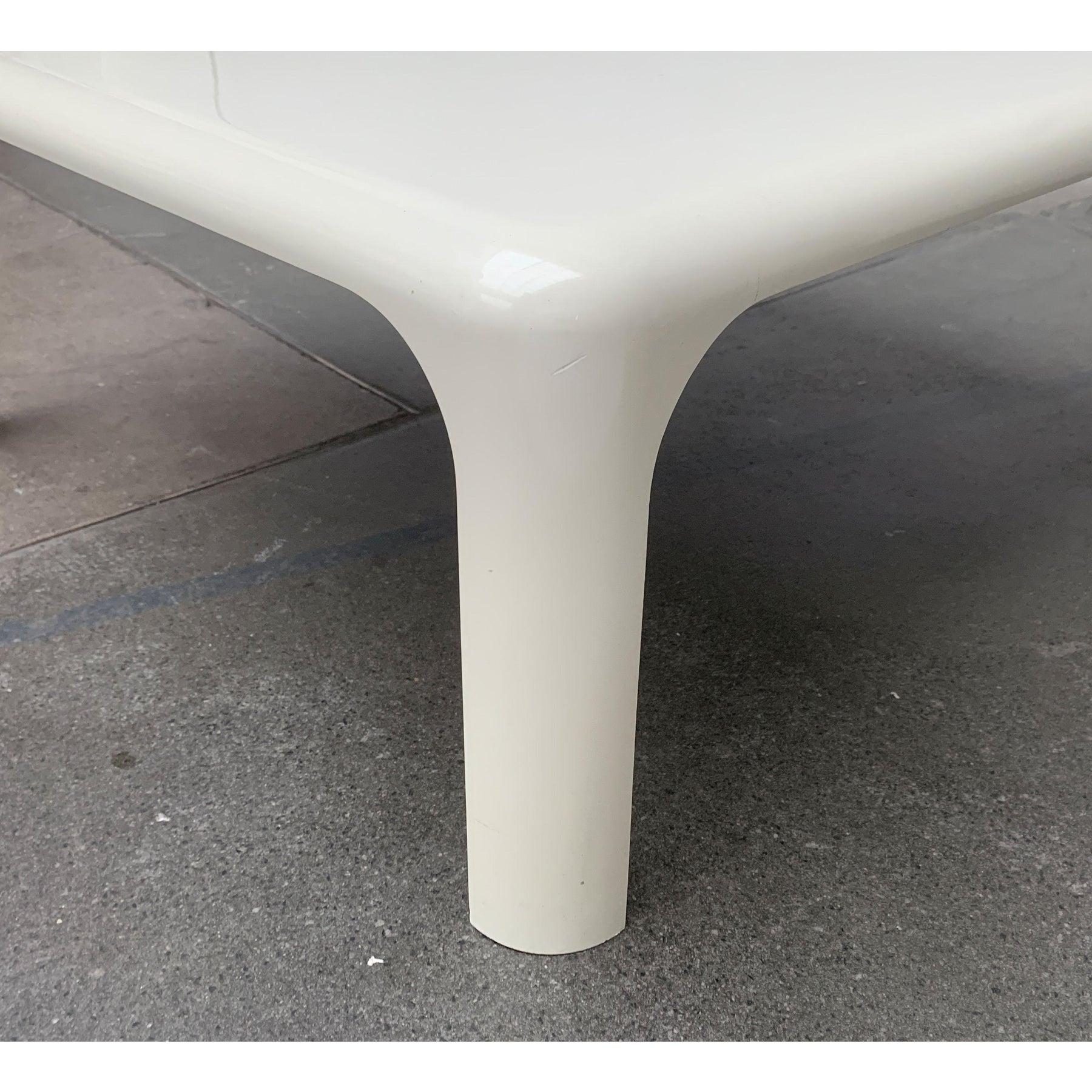 Italienischer Space Age Demetrio-Couchtisch aus der Mitte des Jahrhunderts, 1960er Jahre im Angebot 6