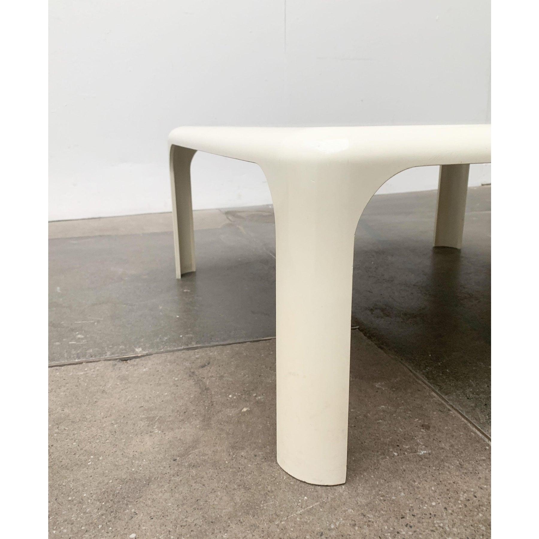 Italienischer Space Age Demetrio-Couchtisch aus der Mitte des Jahrhunderts, 1960er Jahre im Angebot 2