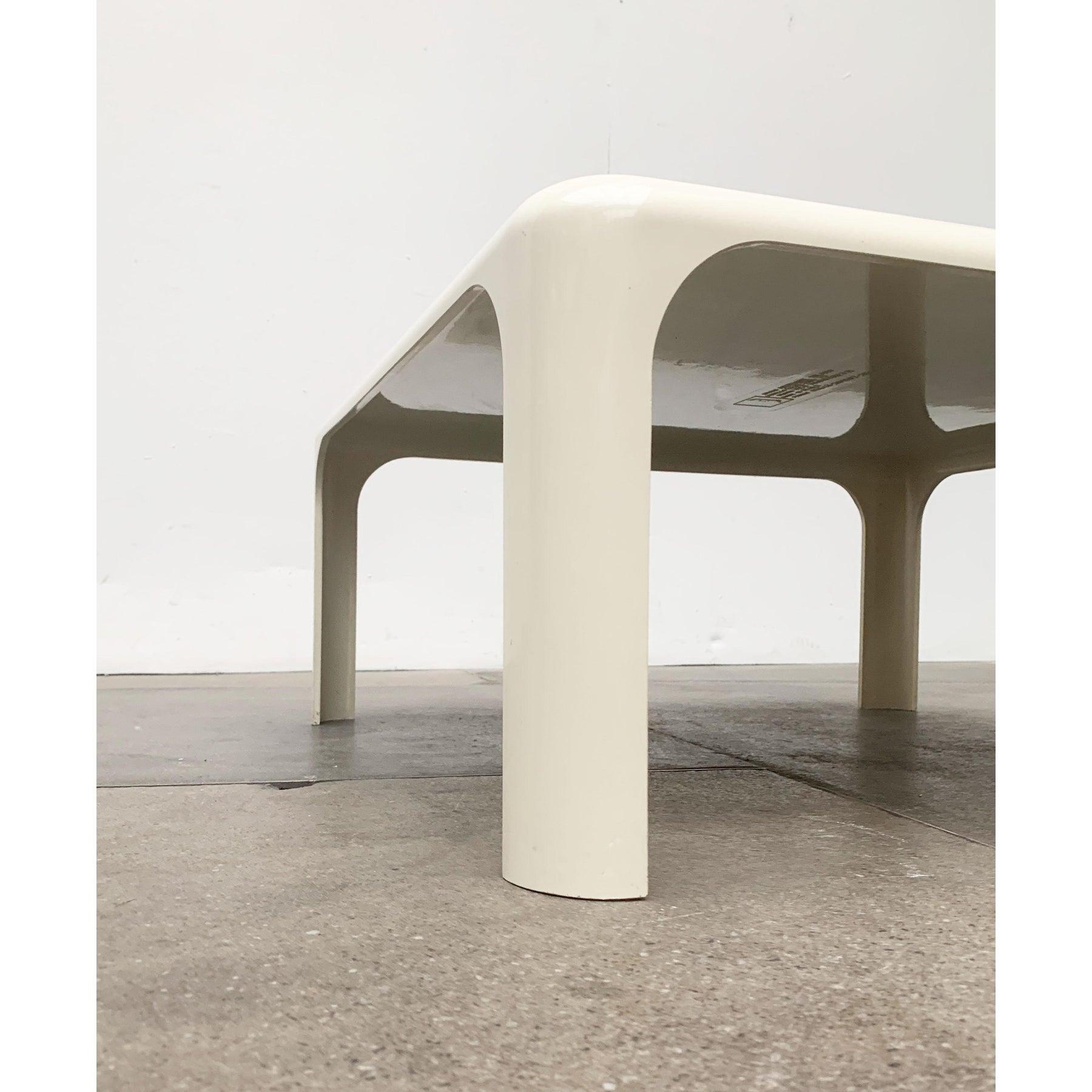 Italienischer Space Age Demetrio-Couchtisch aus der Mitte des Jahrhunderts von Vico, 1960er Jahre (Moderne der Mitte des Jahrhunderts) im Angebot