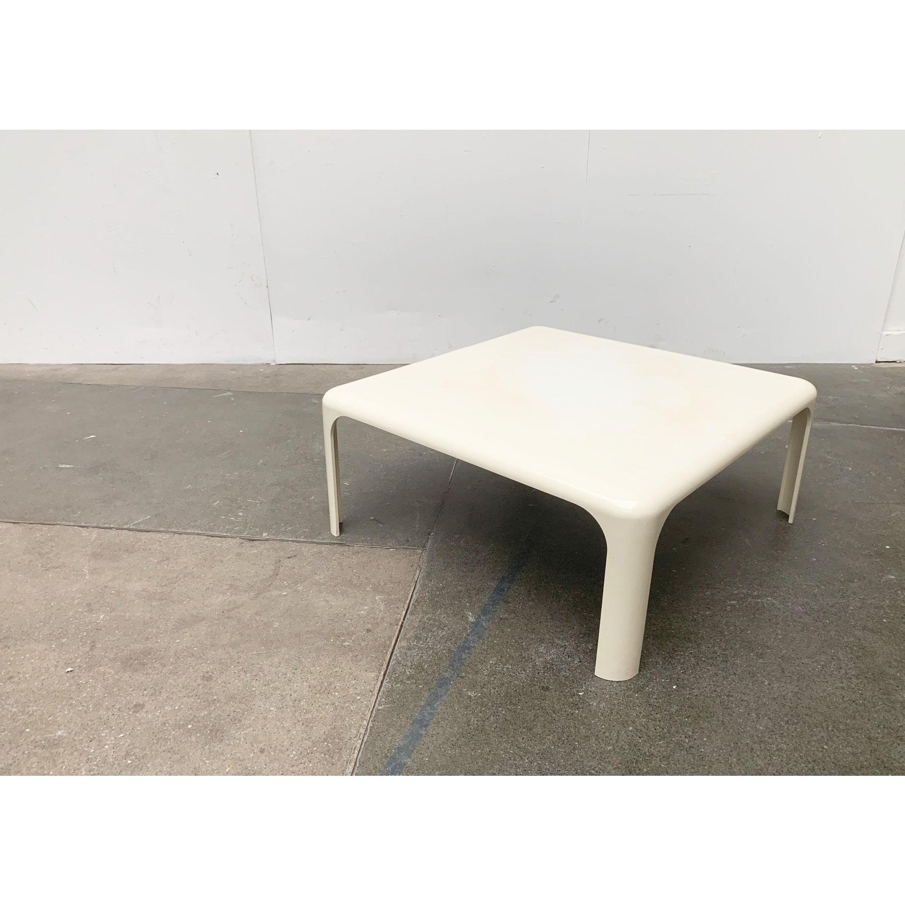 Italienischer Space Age Demetrio-Couchtisch aus der Mitte des Jahrhunderts von Vico, 1960er Jahre im Angebot 1