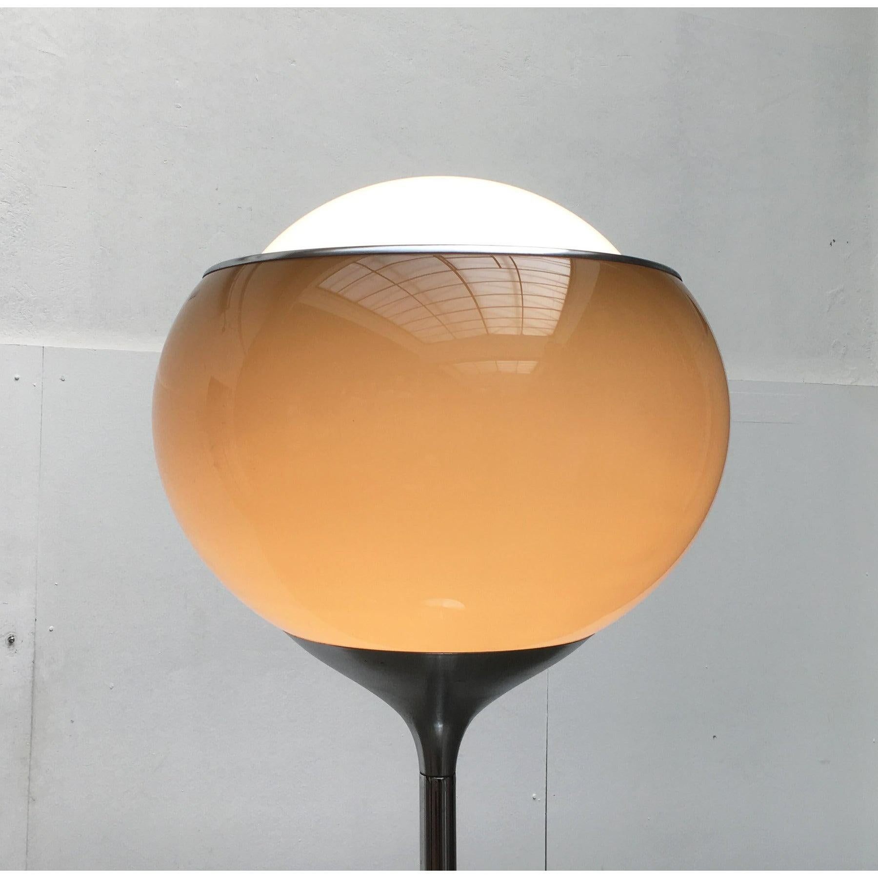 Lampadaire italien de l'ère spatiale du milieu du siècle dernier de Guzzini, 1970 en vente 5