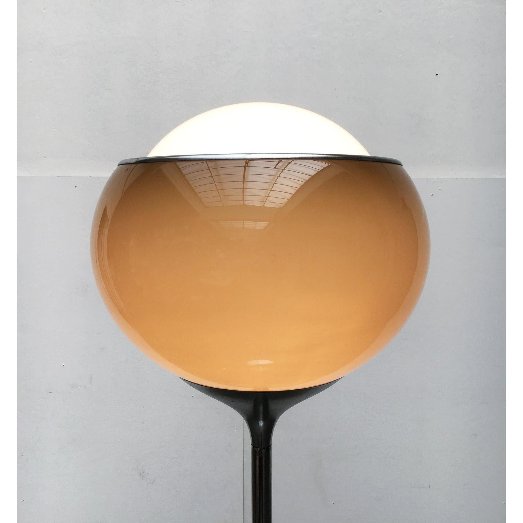 Lampadaire italien de l'ère spatiale du milieu du siècle dernier de Guzzini, 1970 en vente 6