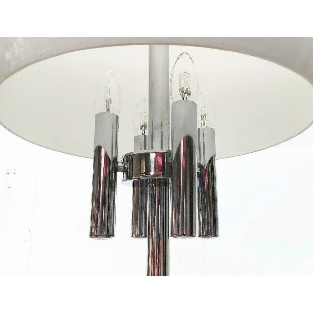 Plastica Lampada da terra A Space Age italiana di metà secolo con base in pietra, anni '60 in vendita