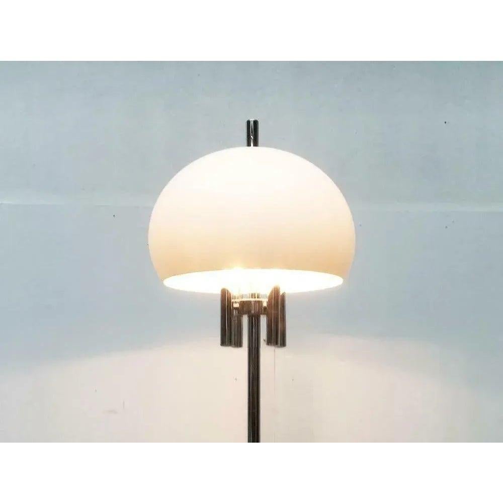 Lampada da terra A Space Age italiana di metà secolo con base in pietra, anni '60 in vendita 2