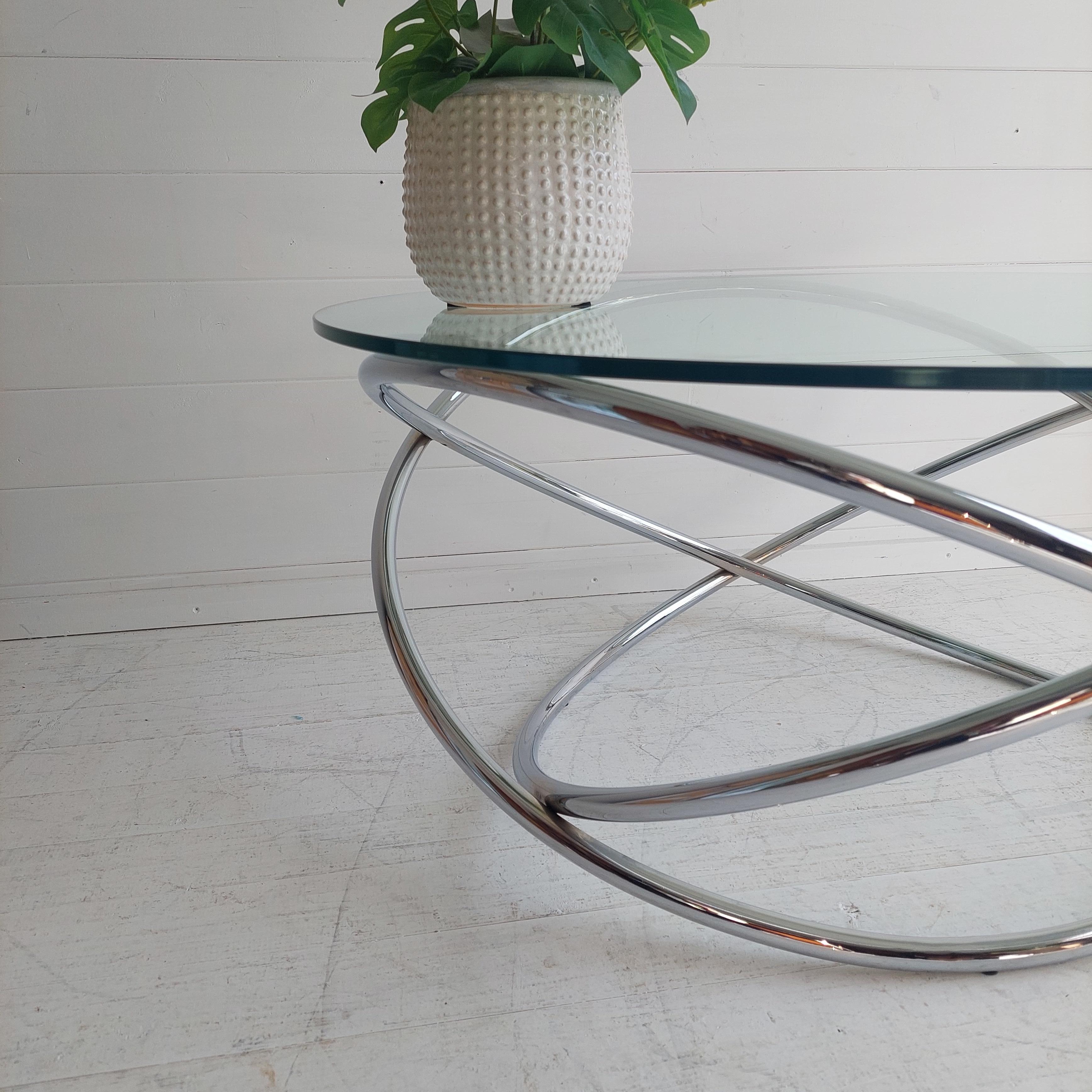 Midcentury Italian Space Age Glass and Chrome Spiral Base Coffee Table, 1970s 1