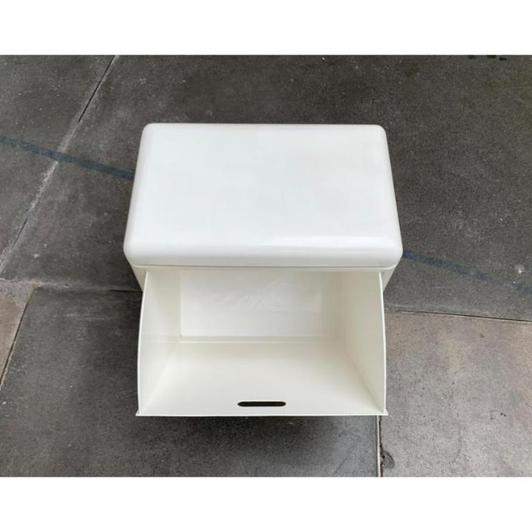 Mid-Century Italian Space Age Laundry Basket Hamper, 1960s In Excellent Condition For Sale In Hamburg, DE