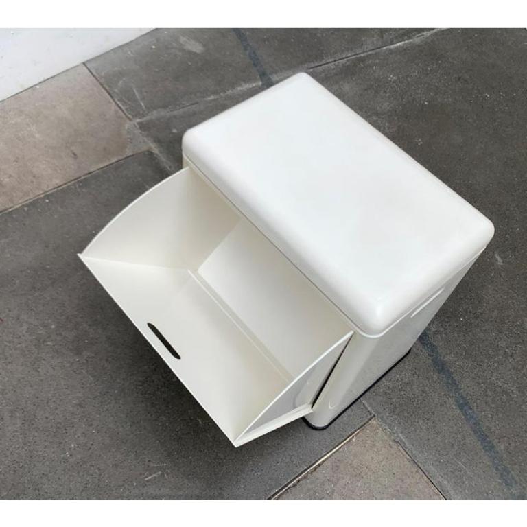 Mid-Century Italian Space Age Laundry Basket Hamper, 1960s For Sale 3
