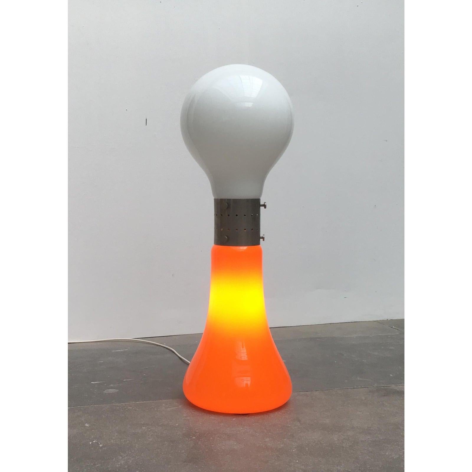 Lámpara de pie italiana de mediados de siglo de cristal de Murano modelo Birillo Space Age, años 60 Moderno de mediados de siglo en venta