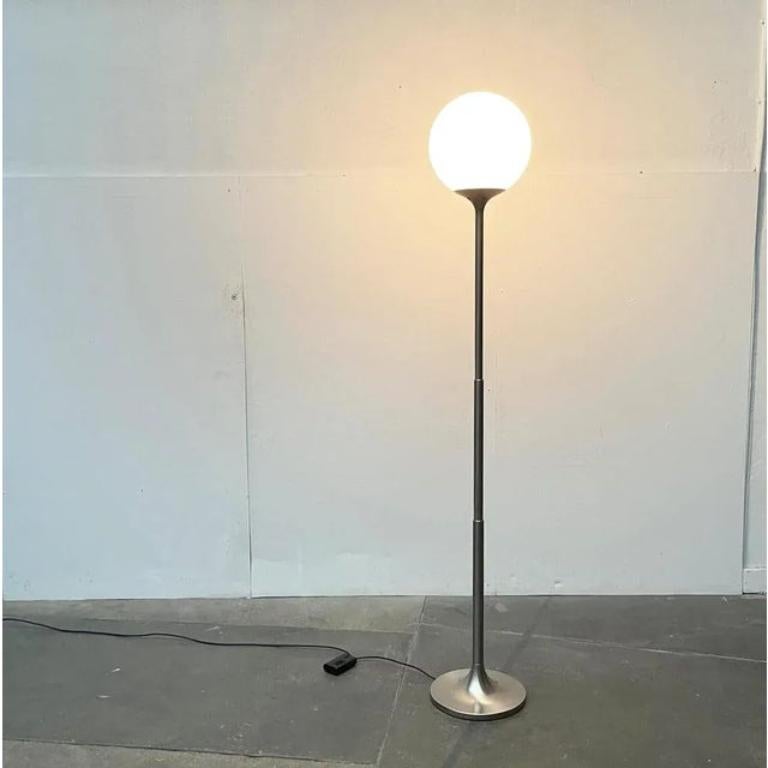 Mid-Century Modern Lampadaire à rallonge extensible italien de l'ère spatiale du milieu du siècle dernier, années 1960 en vente