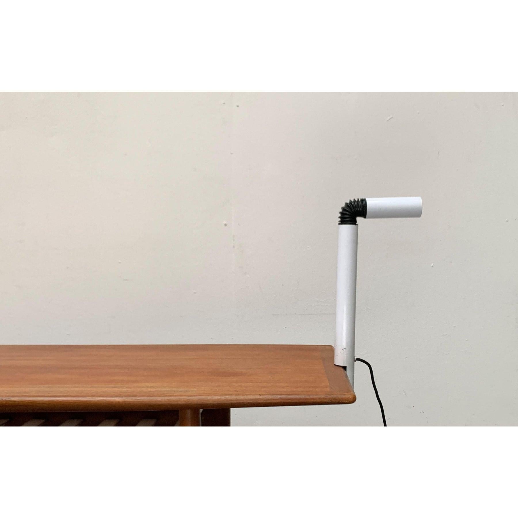 Mid-Century Modern Lampe de bureau italienne de l'ère spatiale périscopio du milieu du siècle dernier pour Stilnovo, années 1960 en vente