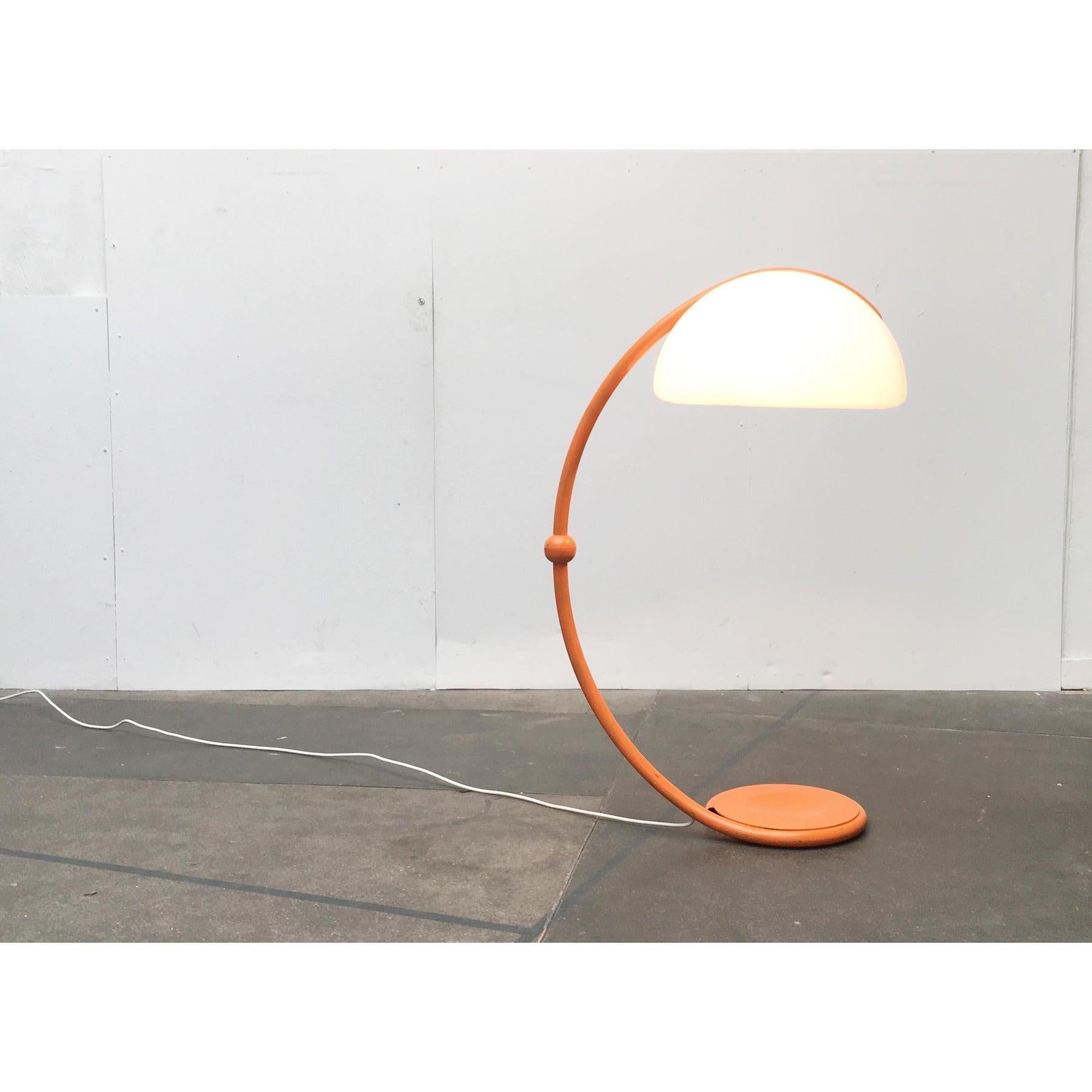 Mid-Century moderno Lampada da terra Serpente A Space Age di Elio Martinelli, 1970 in vendita