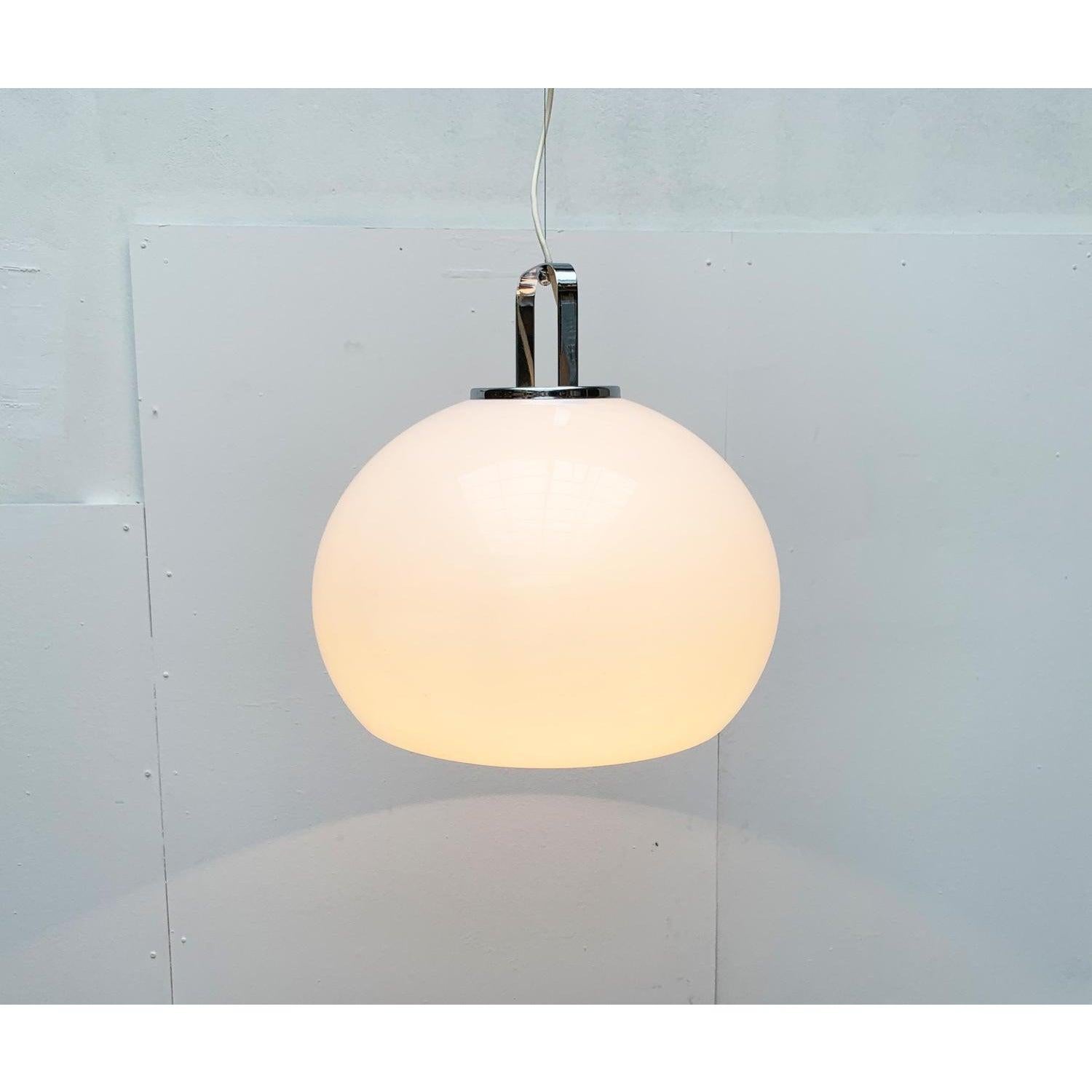 Plastica Lampada a sospensione Zurigo A Space Age di Massoni & Massoni per Guzzini, 1960 in vendita