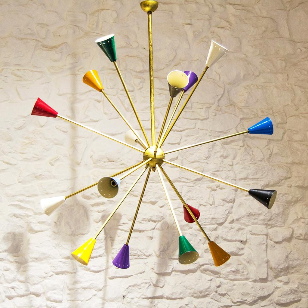 Italiano Lampada Sputnik in ottone in stile Stilnovo del Medio Evo in vendita