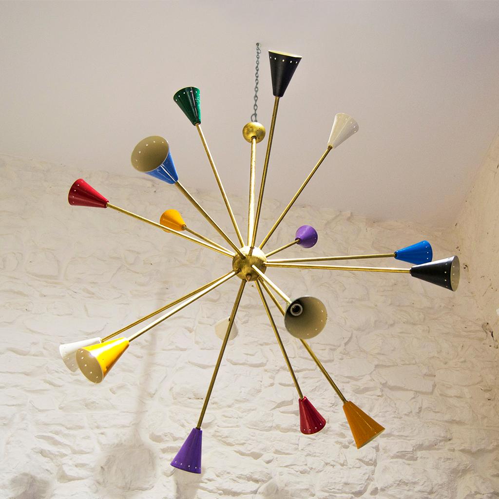 Lampada Sputnik in ottone in stile Stilnovo del Medio Evo In condizioni buone in vendita a Gijon, Asturias