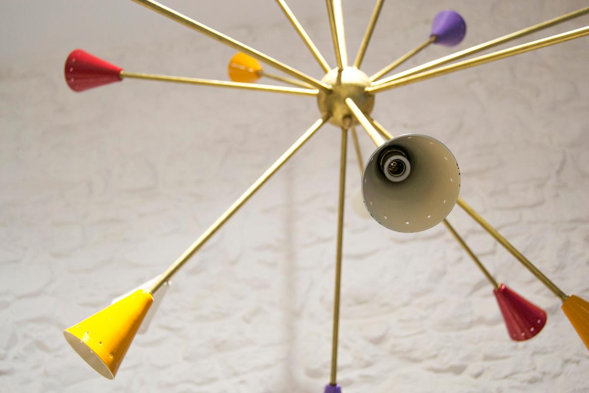 Lampada Sputnik in ottone in stile Stilnovo del Medio Evo in vendita 1