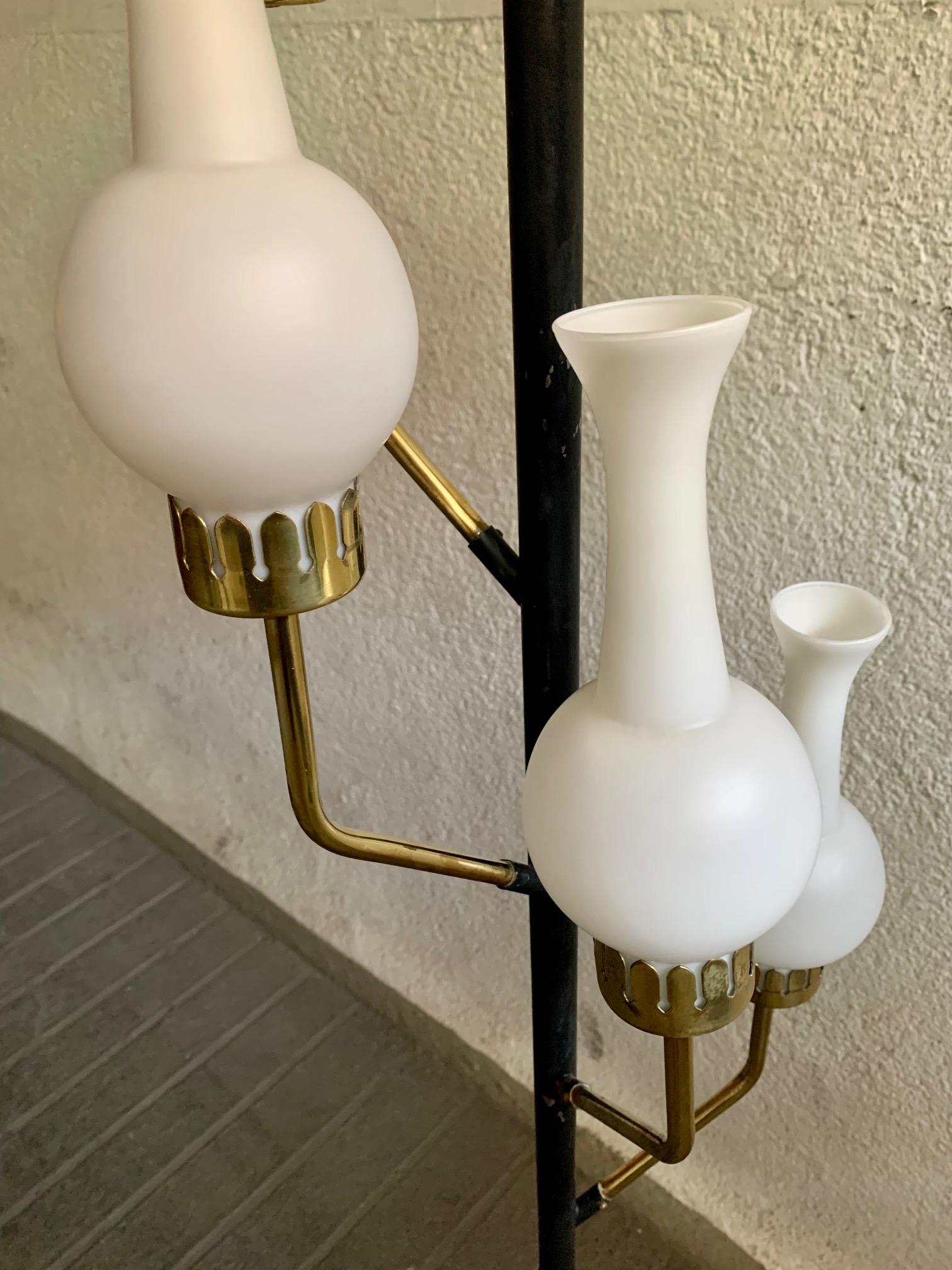 Italienische Stehlampe im Stil von Stilnovo aus der Mitte des Jahrhunderts, 1950er Jahre im Angebot 11