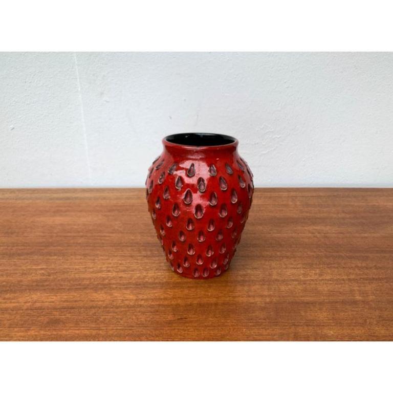 Mid-Century moderno Vaso in ceramica fragola italiana di metà secolo di Fratelli Fanciullacci, anni '60 in vendita