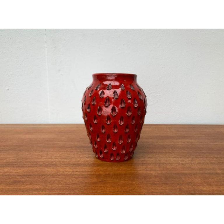 XX secolo Vaso in ceramica fragola italiana di metà secolo di Fratelli Fanciullacci, anni '60 in vendita