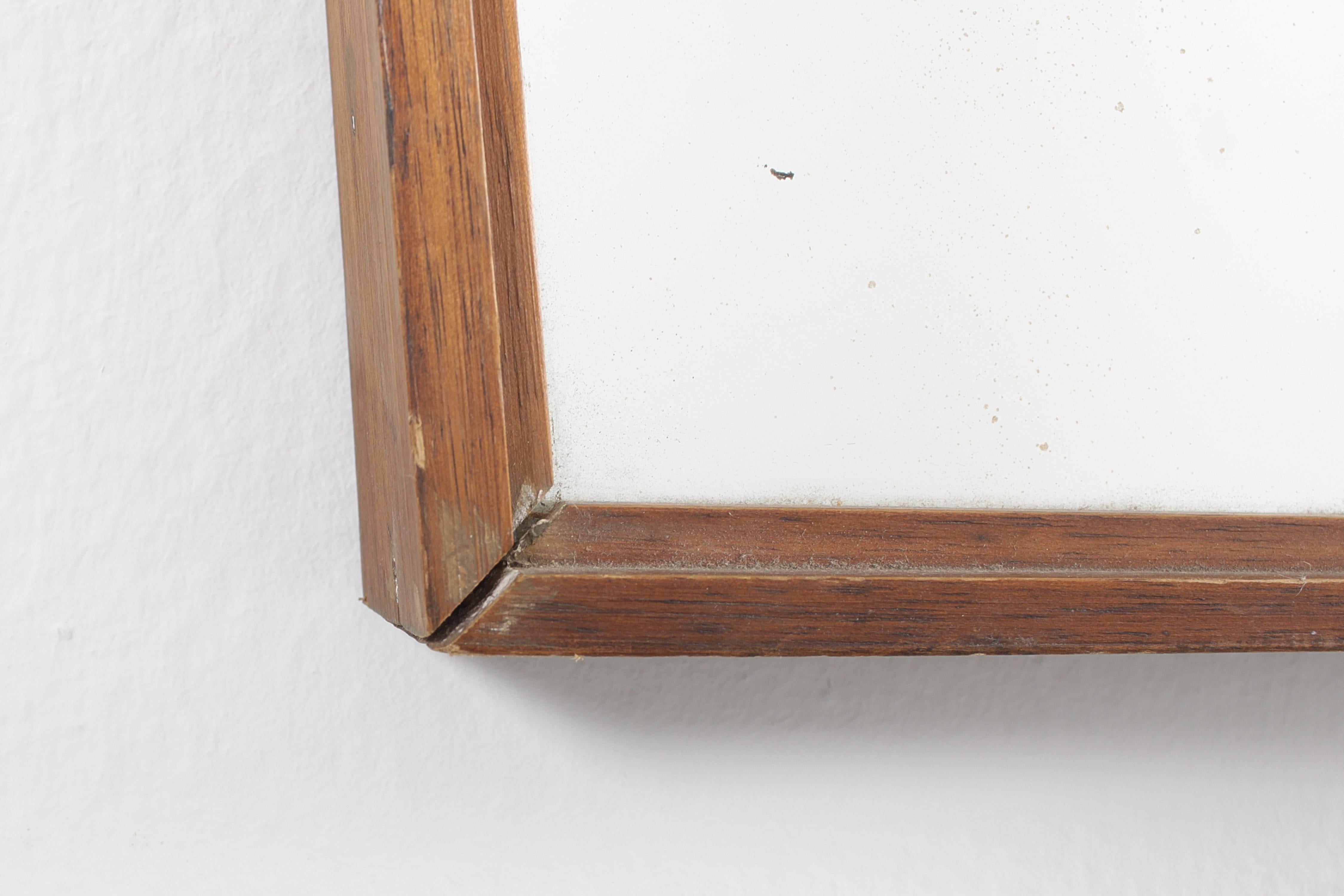 Miroir mural géométrique de style italien du milieu du siècle avec cadre en bois, années 70 en vente 3