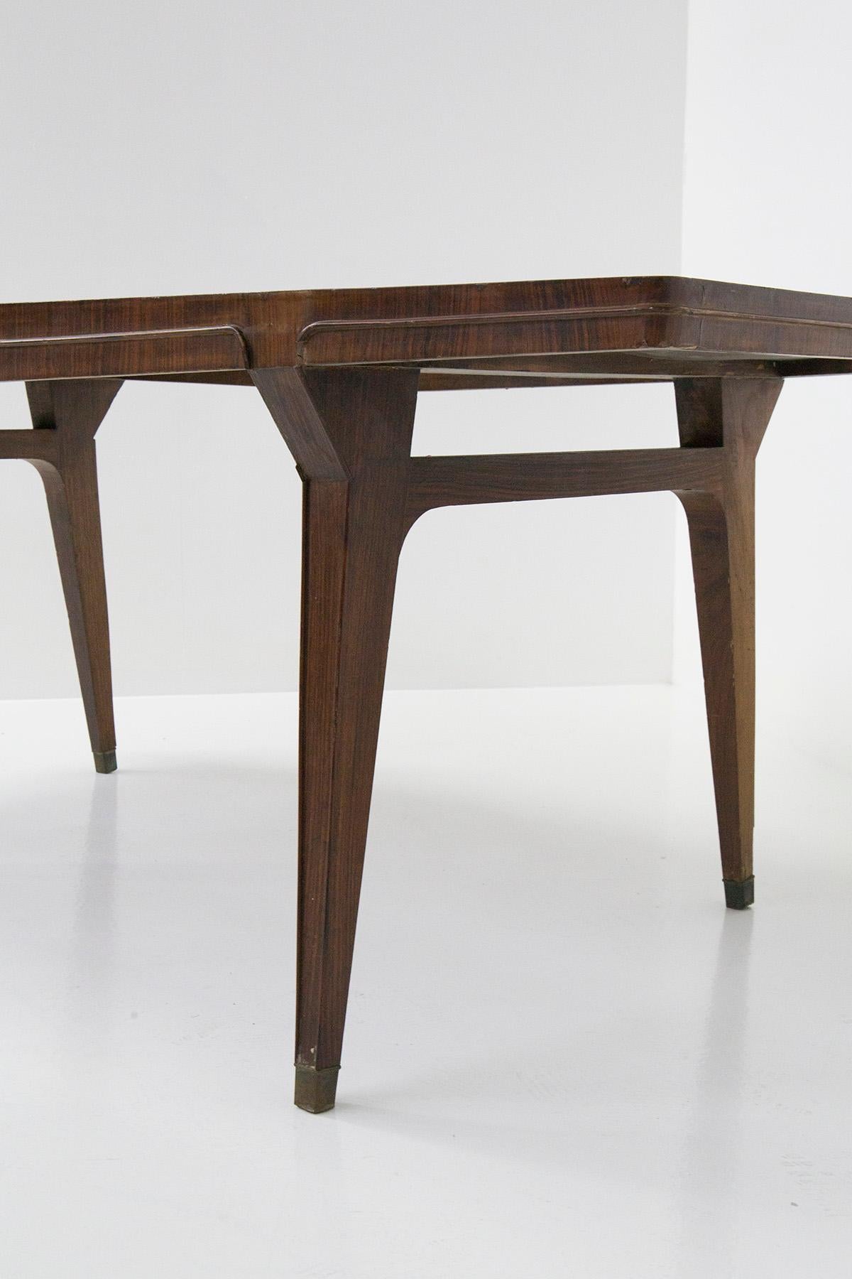 Table italienne du milieu du siècle dernier en bois précieux Bon état - En vente à Milano, IT
