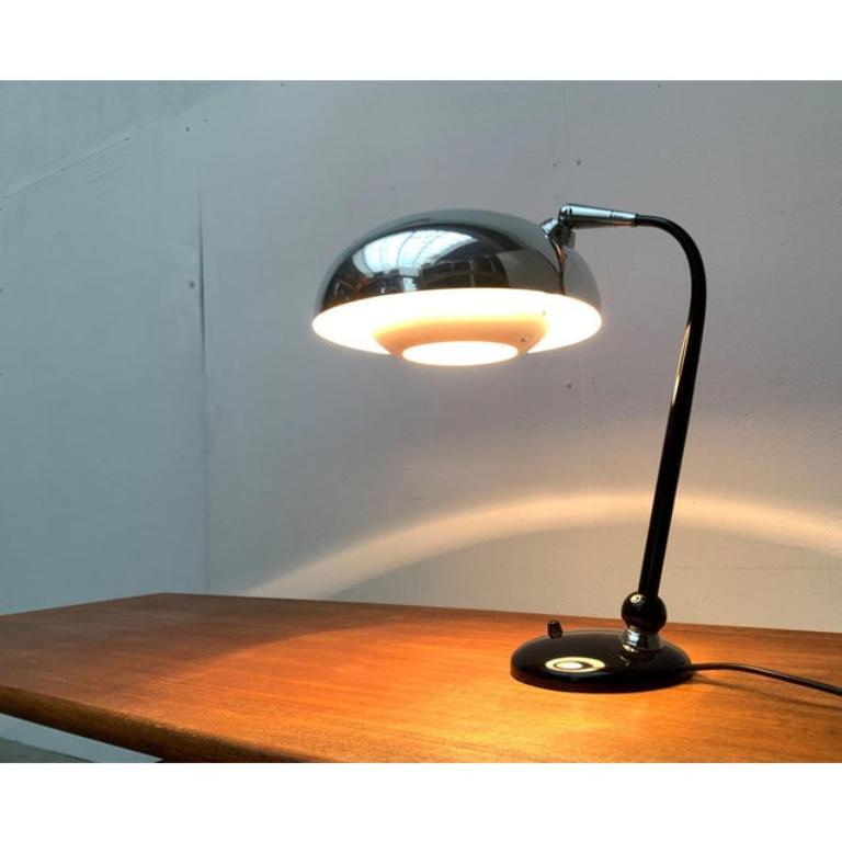 Lámpara de mesa italiana de mediados de siglo, años 60 Moderno de mediados de siglo en venta