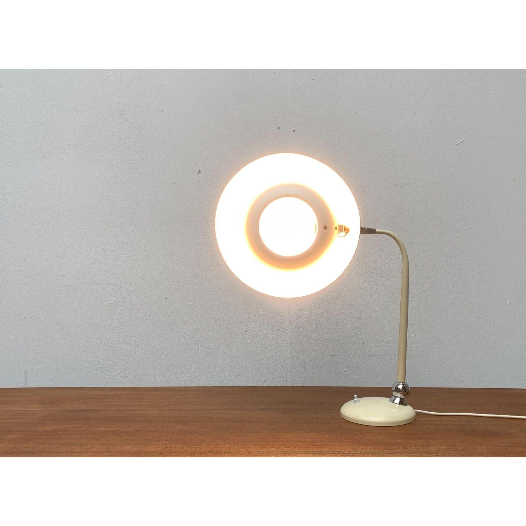 Lámpara de mesa italiana de mediados de siglo, años 60 en venta 2