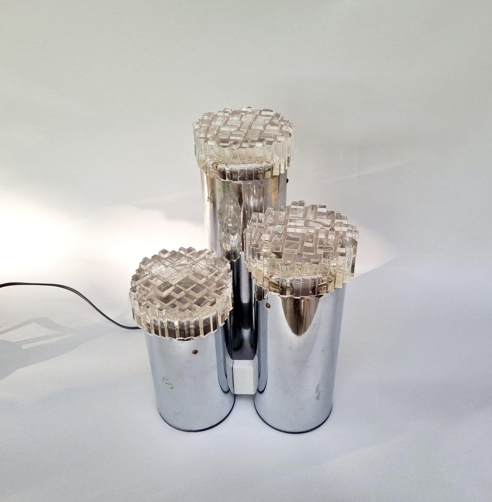 Mid-Century Italian Table Lamp Designed by Gaetano Sciolari for Sciolari, 70s For Sale 1