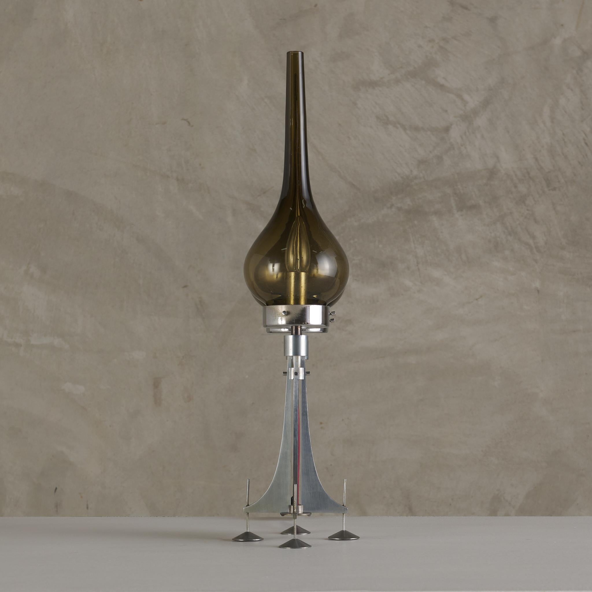 20ième siècle Lampe de table italienne du milieu du siècle en vente