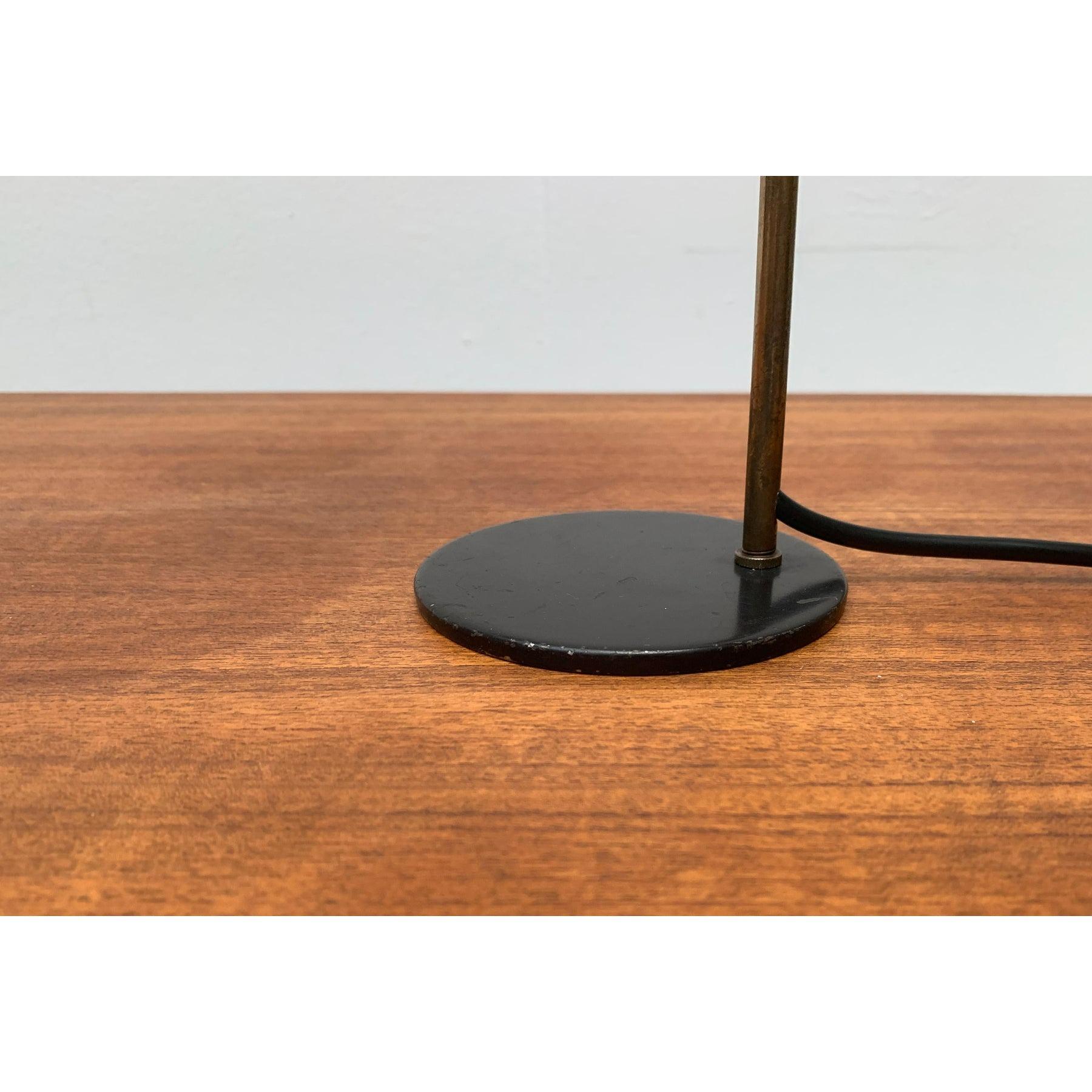 Lámpara de mesa italiana de mediados de siglo en venta 1