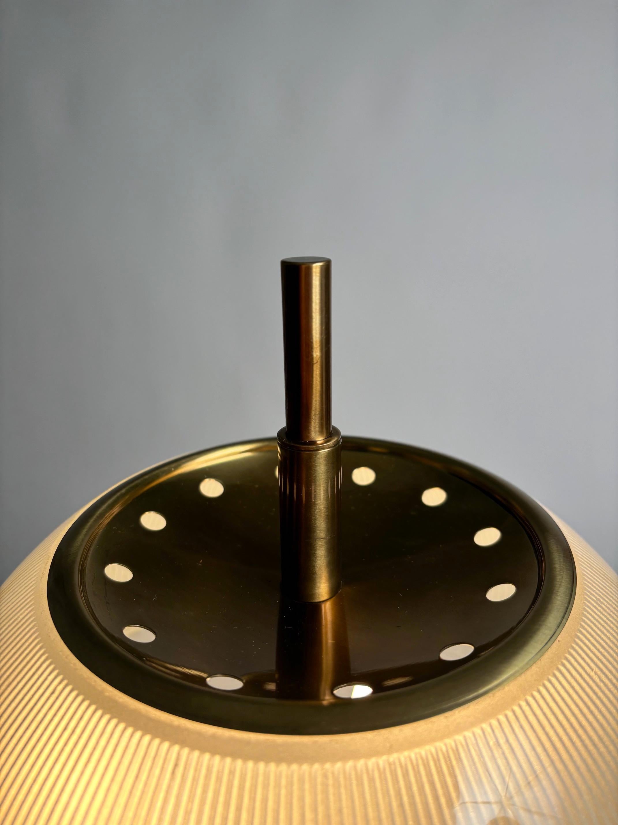 Italiano Lampada da tavolo italiana di metà secolo, Ignazio Gardella Attr. 1960s in vendita