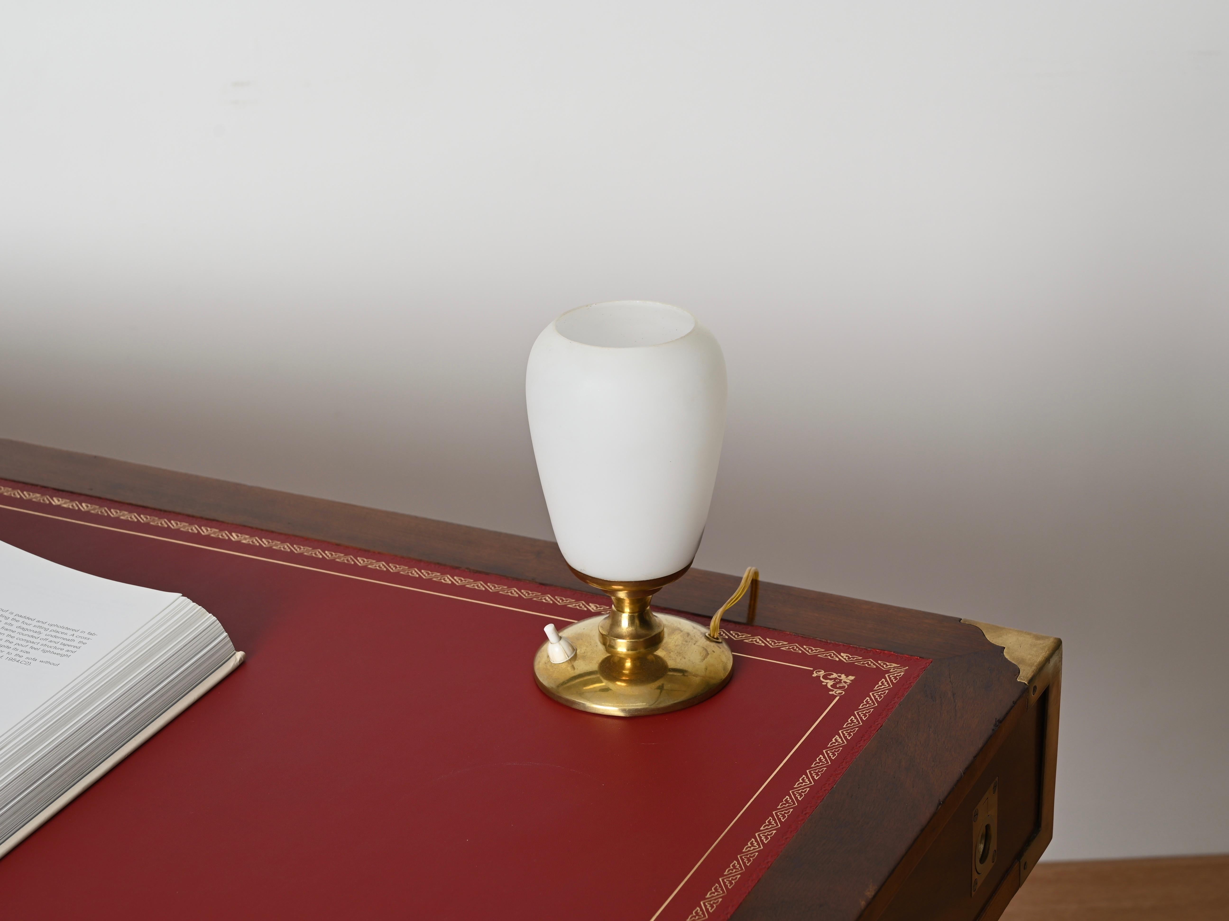 Mid-Century Italian Table Lamp in Brass and Opaline Glass, 1950s For Sale 6