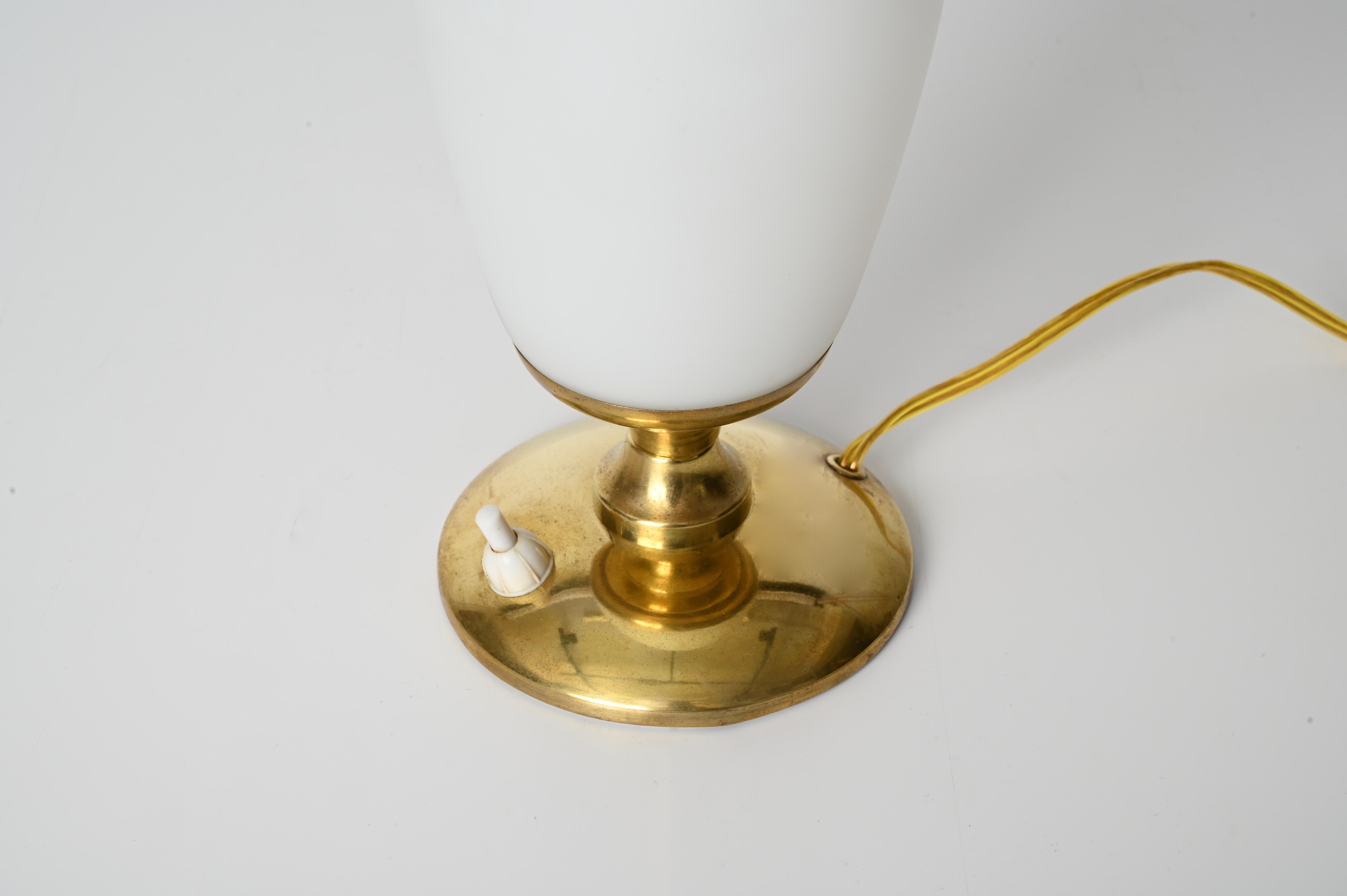 Mid-Century Italian Table Lamp in Brass and Opaline Glass, 1950s For Sale 9