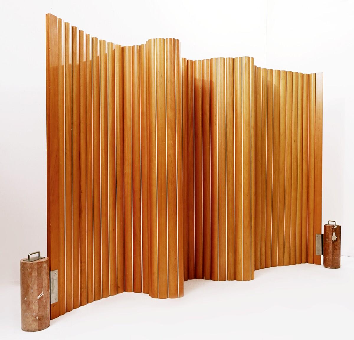 Mid Century Italian Tambour Screen Room Divider in Solid Golden Mahogany & Rosso For Sale 3